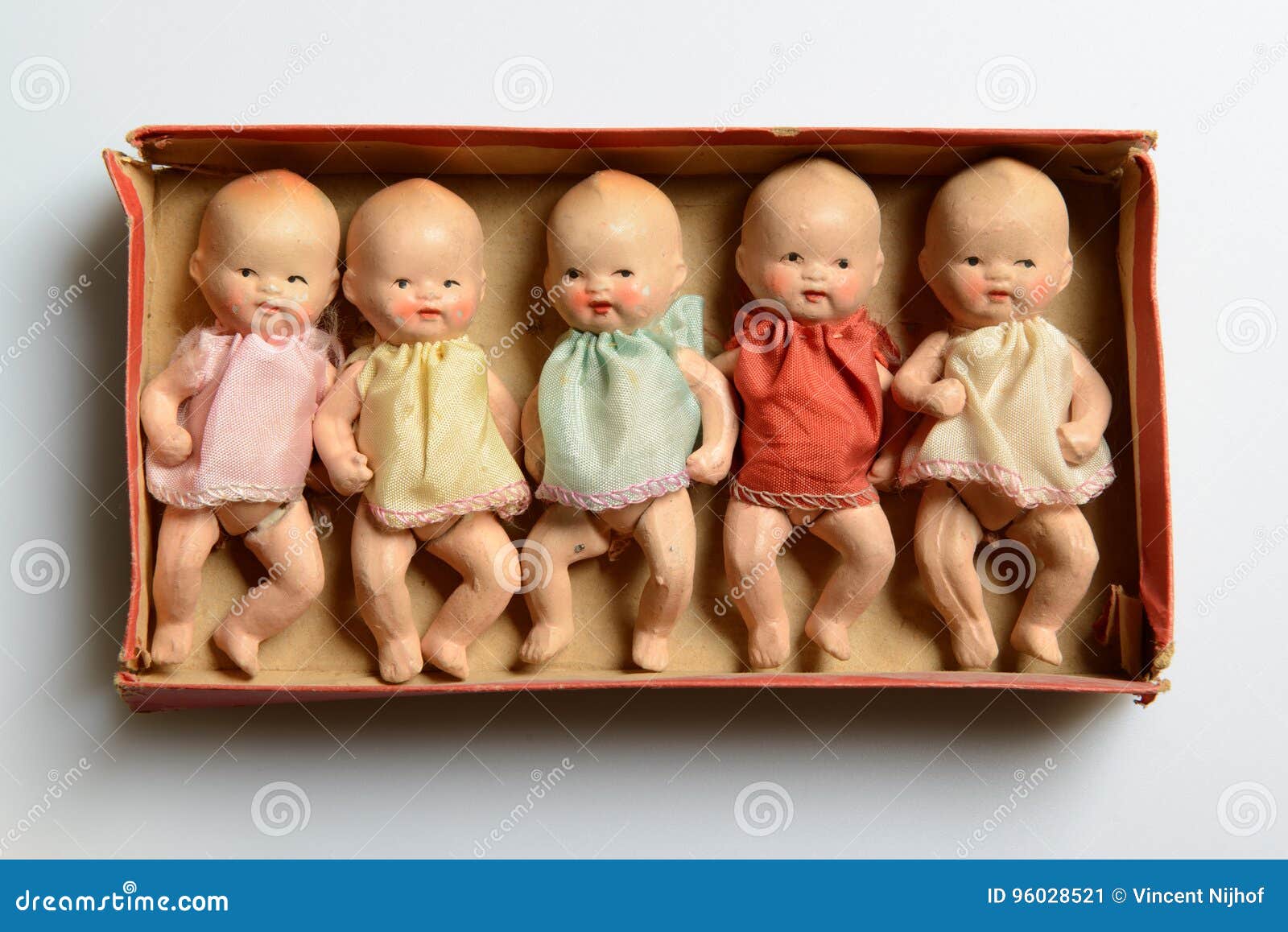 Fünf Kleine Puppen in Einem Kasten, Retro- Spielwaren Stockbild 