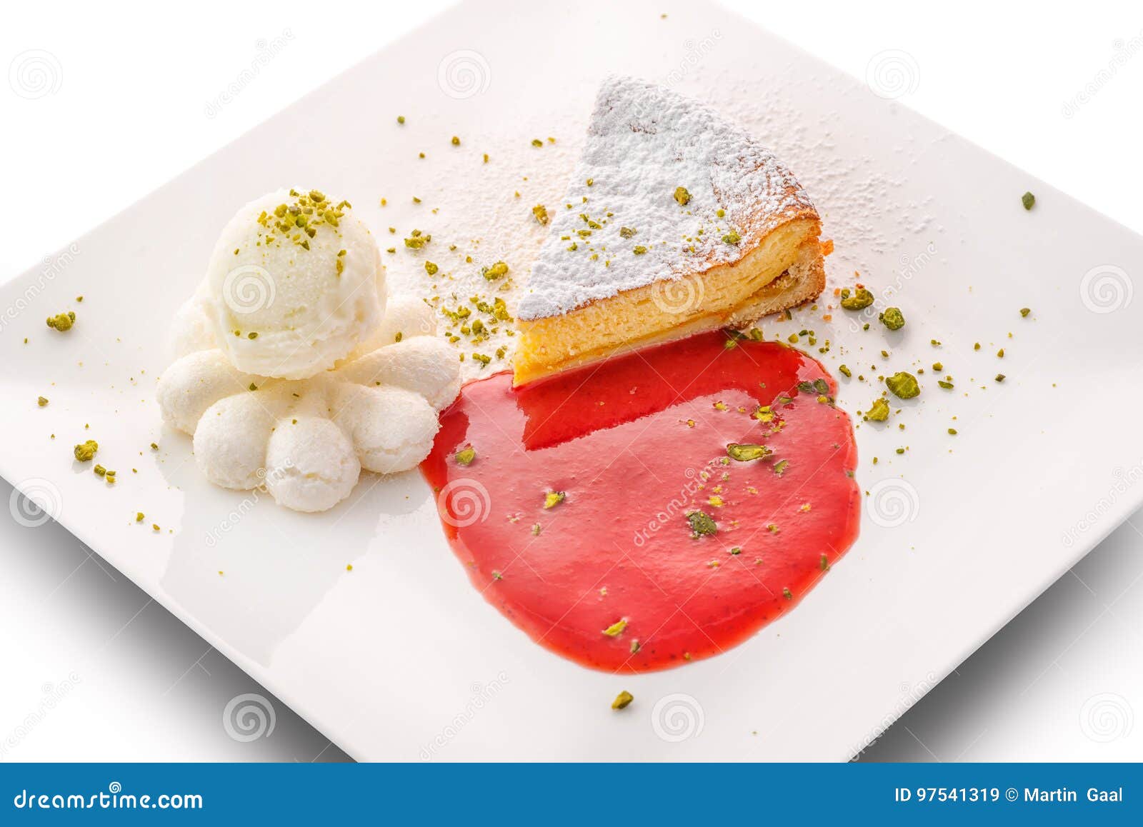 Gateau Au Fromage Avec La Creme Glacee De Citron Et La Soupe Rouge A Fruit Du Plat Blanc Dessert Exclusif Ete Patisserie Image Stock Image Du Potage Pistaches Gateau Au Fromage Avec La Creme Glacee De Citron Et La Soupe Rouge A Fruit Du Plat Blanc Dessert Exclusif Ete Patisserie Image Stock Image Du Potage Pistaches