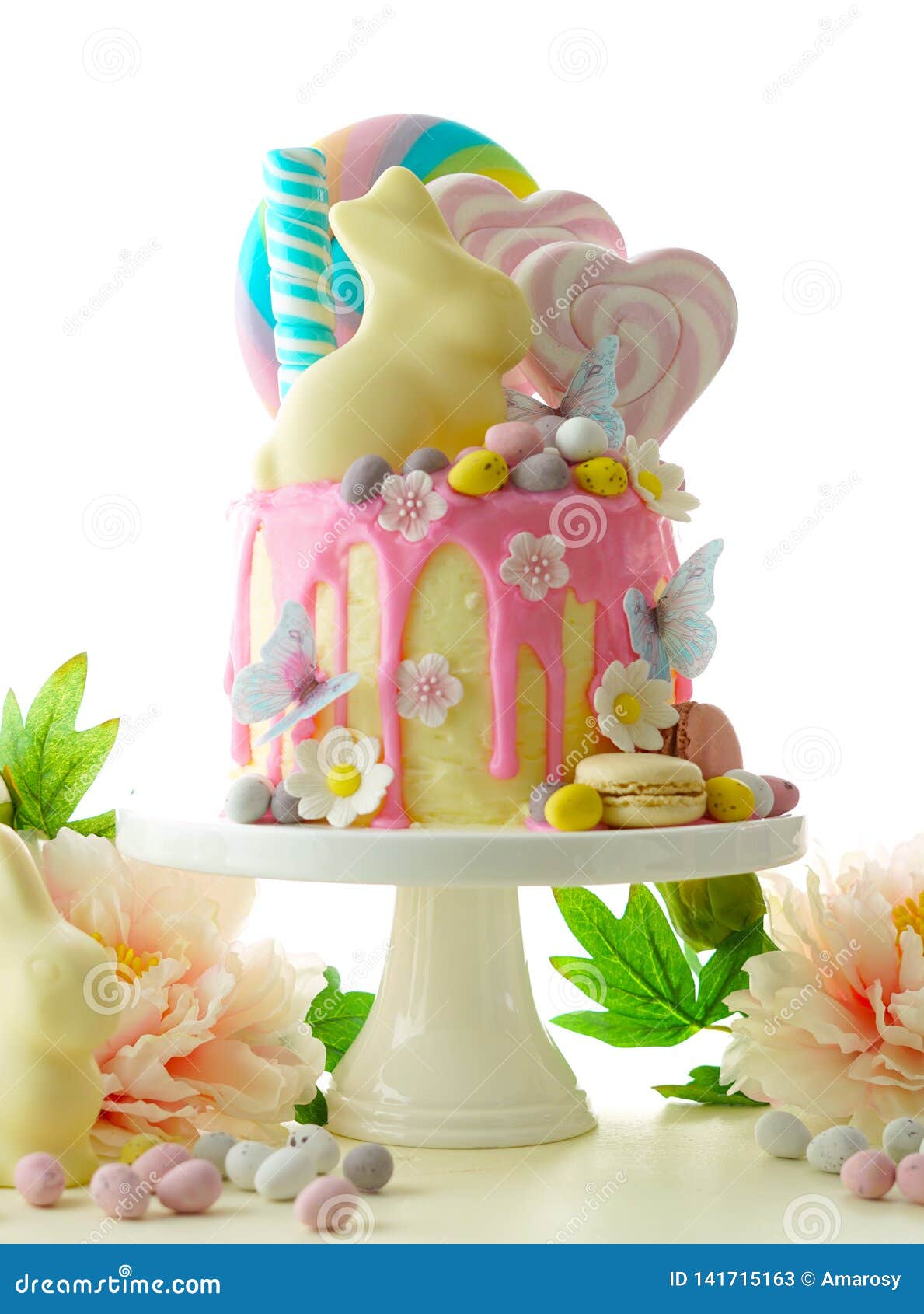 Gateau D Egouttement De Terre De Sucrerie De Paques Decore Des Lucettes Et Du Lapin Blanc Image Stock Image Du Confiserie Manger Gateau D Egouttement De Terre De Sucrerie De Paques Decore Des Lucettes Et Du Lapin Blanc Image Stock Image Du Confiserie Manger