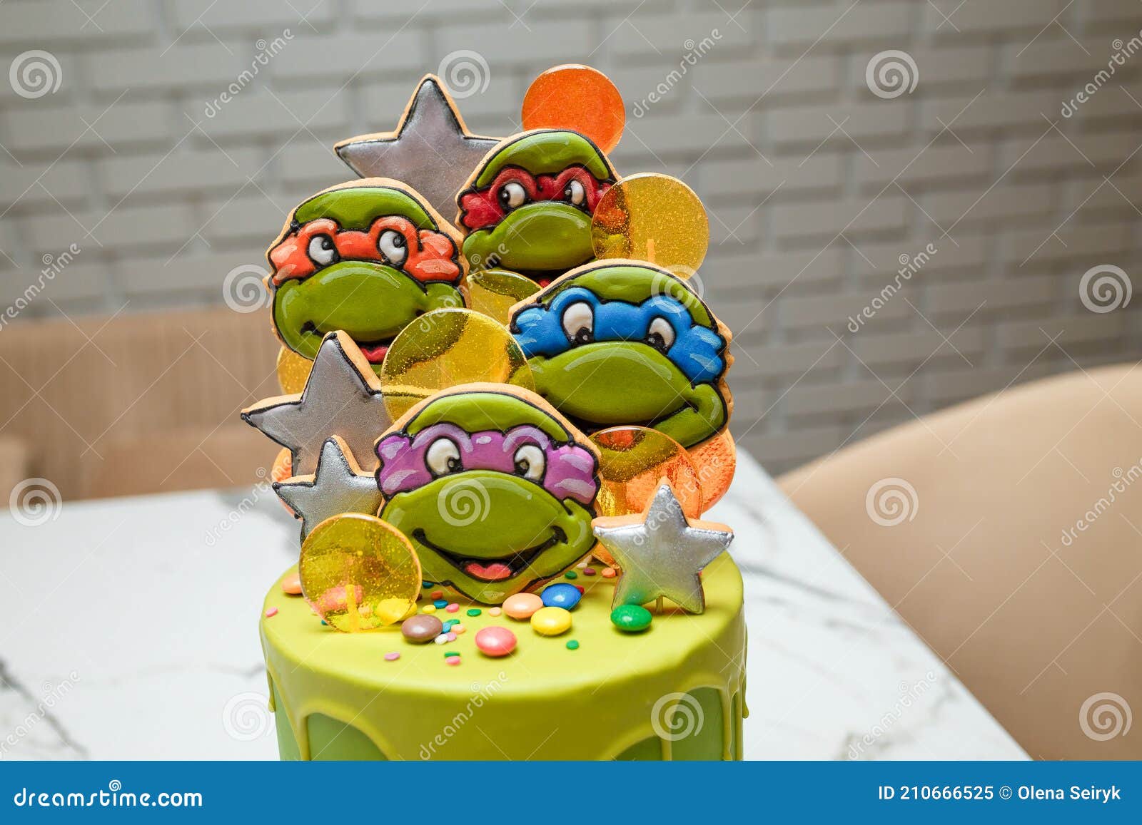 Gâteau D'anniversaire Avec Des Tortues Ninja Mutant Adolescent Pour 5 Ans  Garçon Thème Anniversaire Image éditorial - Image du anniversaire, cinq:  210666525