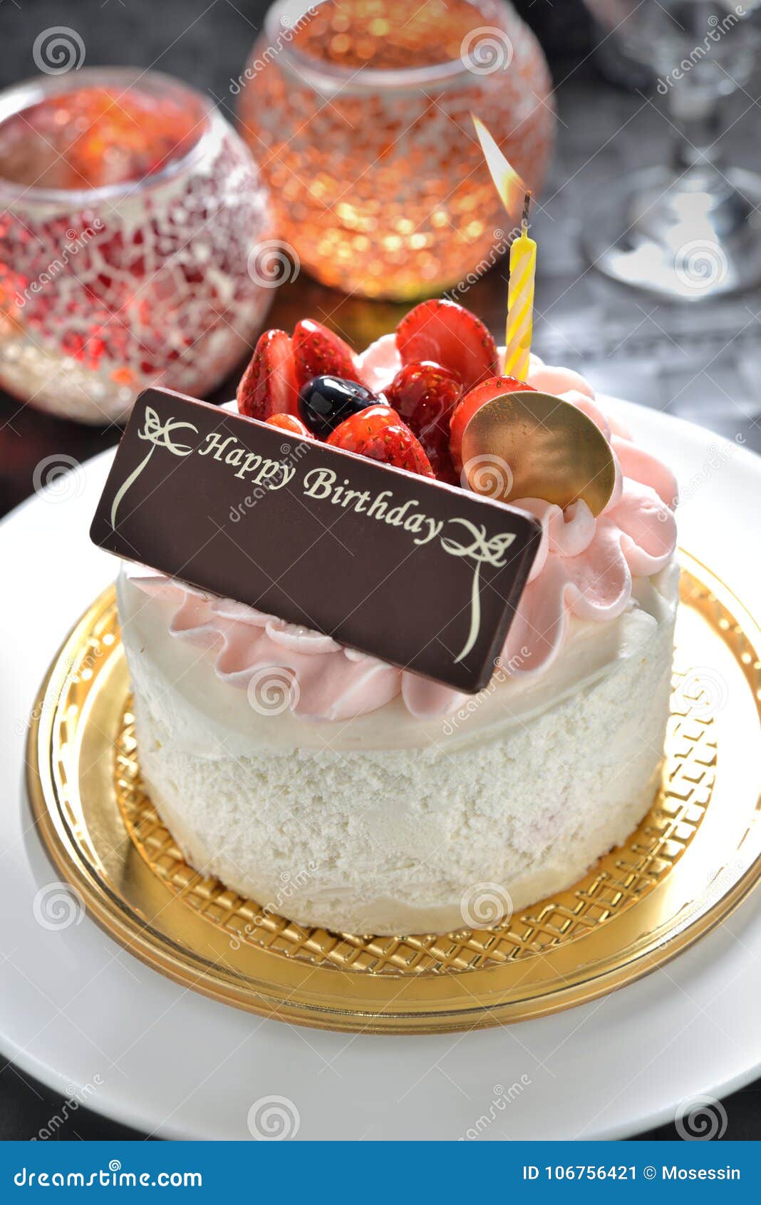 Gateau D Anniversaire Avec L Etiquette De Nom Image Stock Image Du Plaque Acclamation