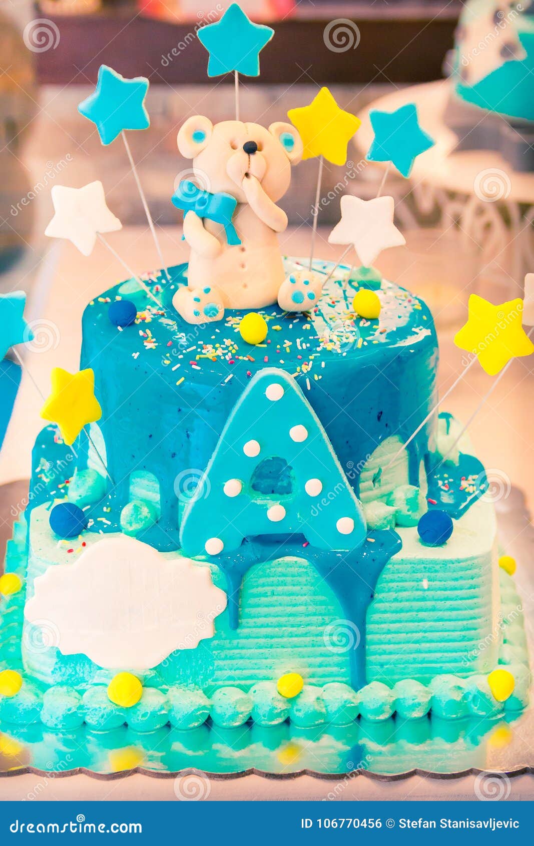 Gateau D Anniversaire Avec L Ours De Nounours Photo Stock Image Du Givrage Lettre Gateau D Anniversaire Avec L Ours De Nounours Photo Stock Image Du Givrage Lettre