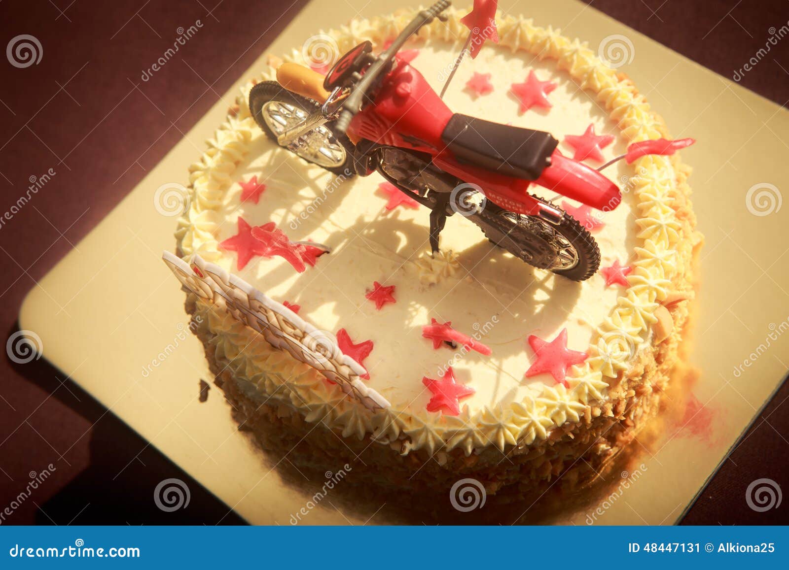 Gateau D Anniversaire Decore Des Etoiles De Moto Et De Rouge Image Stock Image Du Anniversaire Gateau Gateau D Anniversaire Decore Des Etoiles De Moto Et De Rouge Image Stock Image Du Anniversaire Gateau
