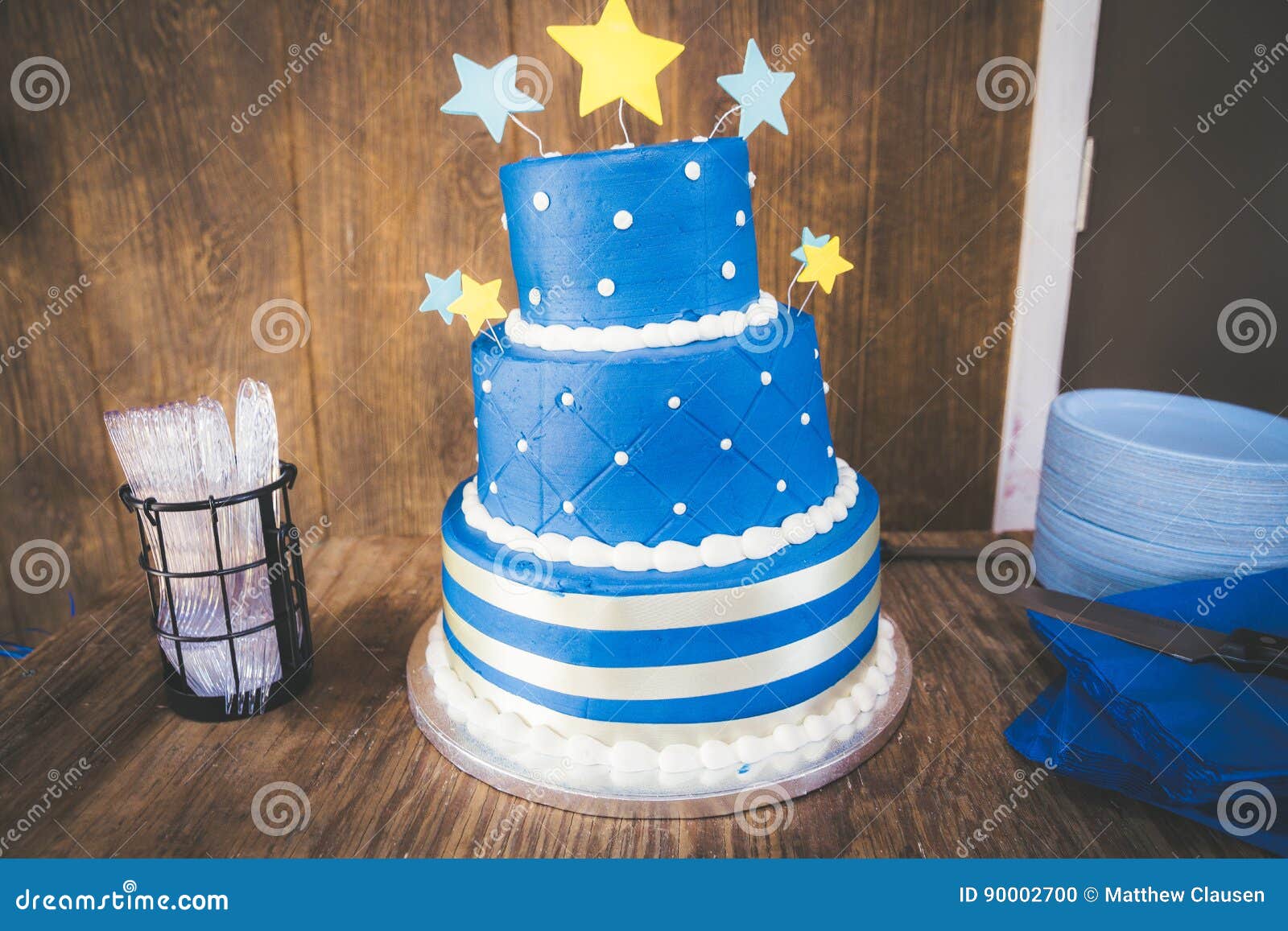 Joyeux anniversaire gâteau étoiles