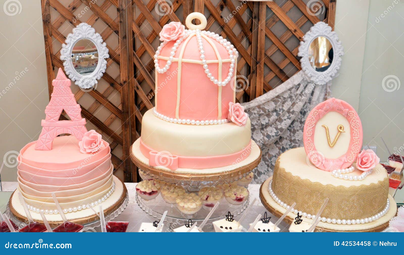 Gateau D Anniversaire De Luxe De Bebe Photo Stock Image Du Luxe Bebe Gateau D Anniversaire De Luxe De Bebe Photo Stock Image Du Luxe Bebe
