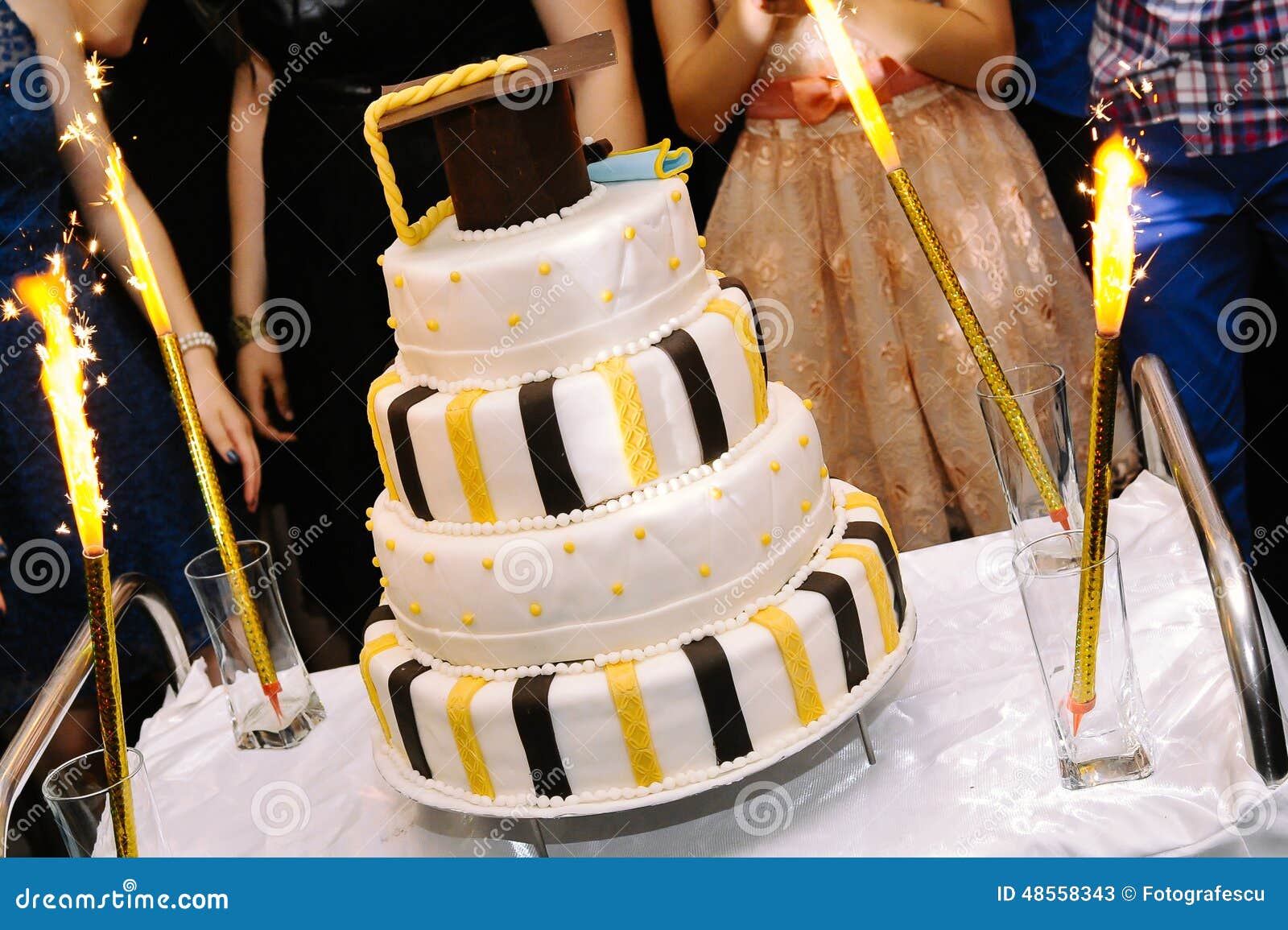 Gateau D Obtention Du Diplome Image Stock Image Du Noir Ceremonie Gateau D Obtention Du Diplome Image Stock Image Du Noir Ceremonie