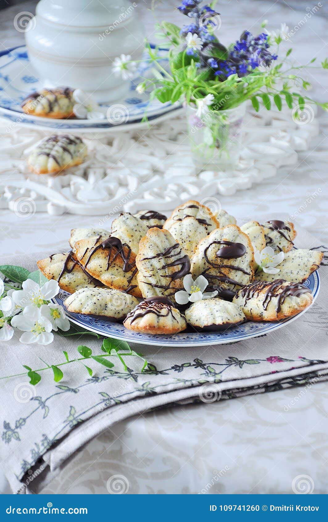 Gateau De Biscuit De De Madeleine De Avec Des Clous De Girofle De Source Toujours Duree Photo Stock Image Du Cookie Vacances Gateau De Biscuit De De Madeleine De Avec Des Clous De Girofle De Source Toujours Duree Photo Stock Image Du Cookie Vacances