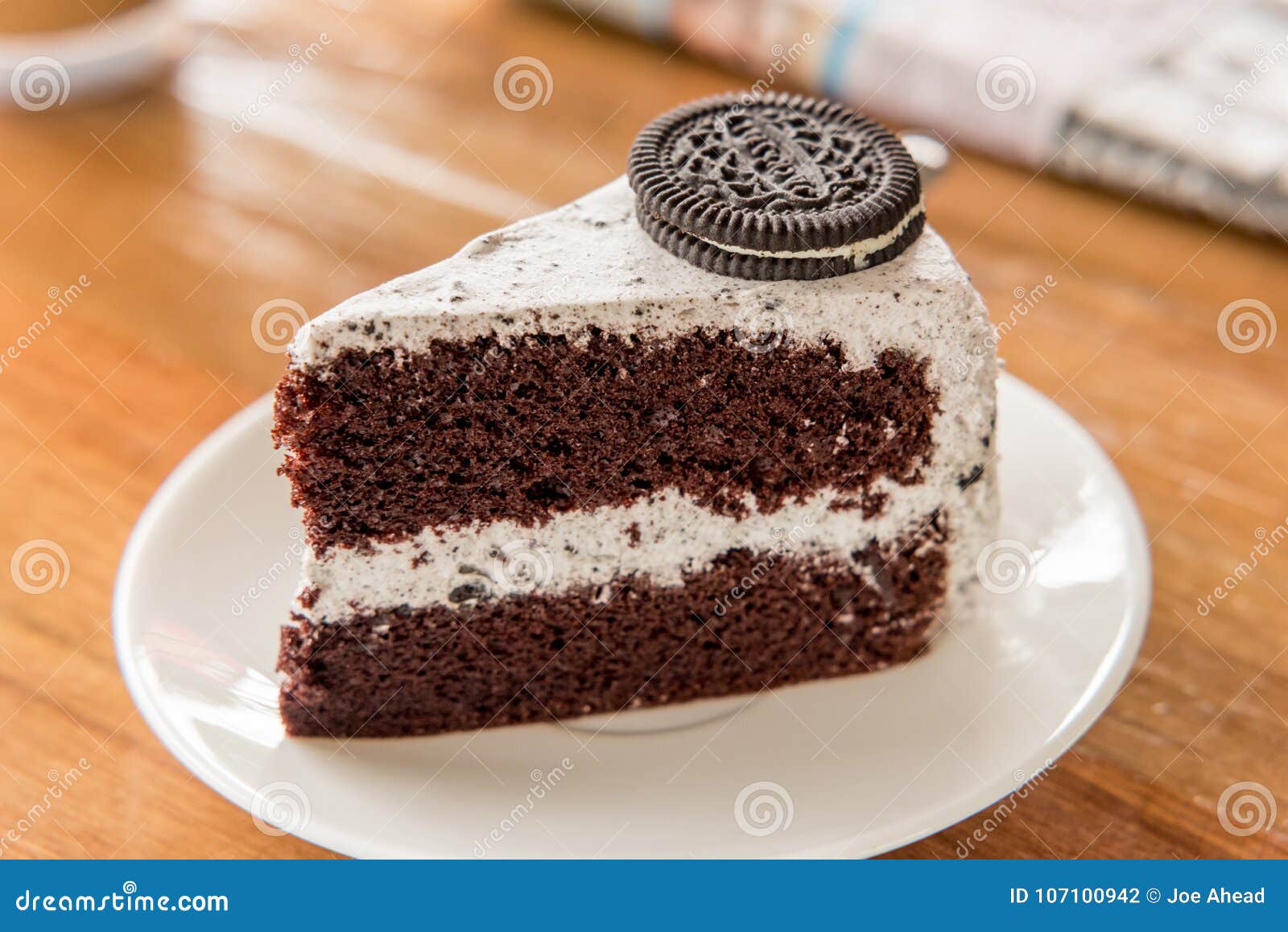 Gateau De Chocolat Avec L Oreo Et Creme Fouettee Du Plat Et De L Oe Blancs Photo Stock Image Du Morceau Biscuit Gateau De Chocolat Avec L Oreo Et Creme Fouettee Du Plat Et De L Oe Blancs Photo Stock Image Du Morceau Biscuit