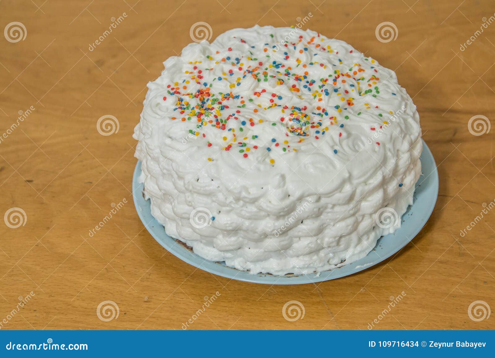 Gateau De Chocolat Avec La Couverture Creme Blanche Avec La Vue Superieure Photo Stock Image Du Patisserie Plaque Gateau De Chocolat Avec La Couverture Creme Blanche Avec La Vue Superieure Photo Stock Image Du Patisserie Plaque