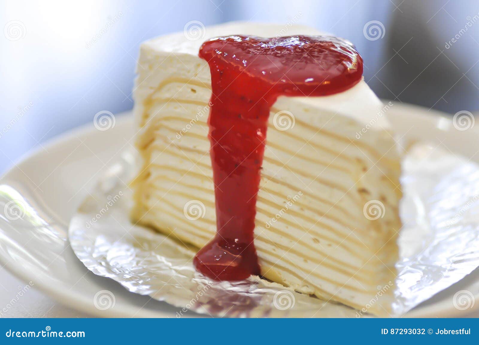 Gateau De Crepe Avec Le Habillage De Fraise Photo Stock Image Du Dessert Ecrimage