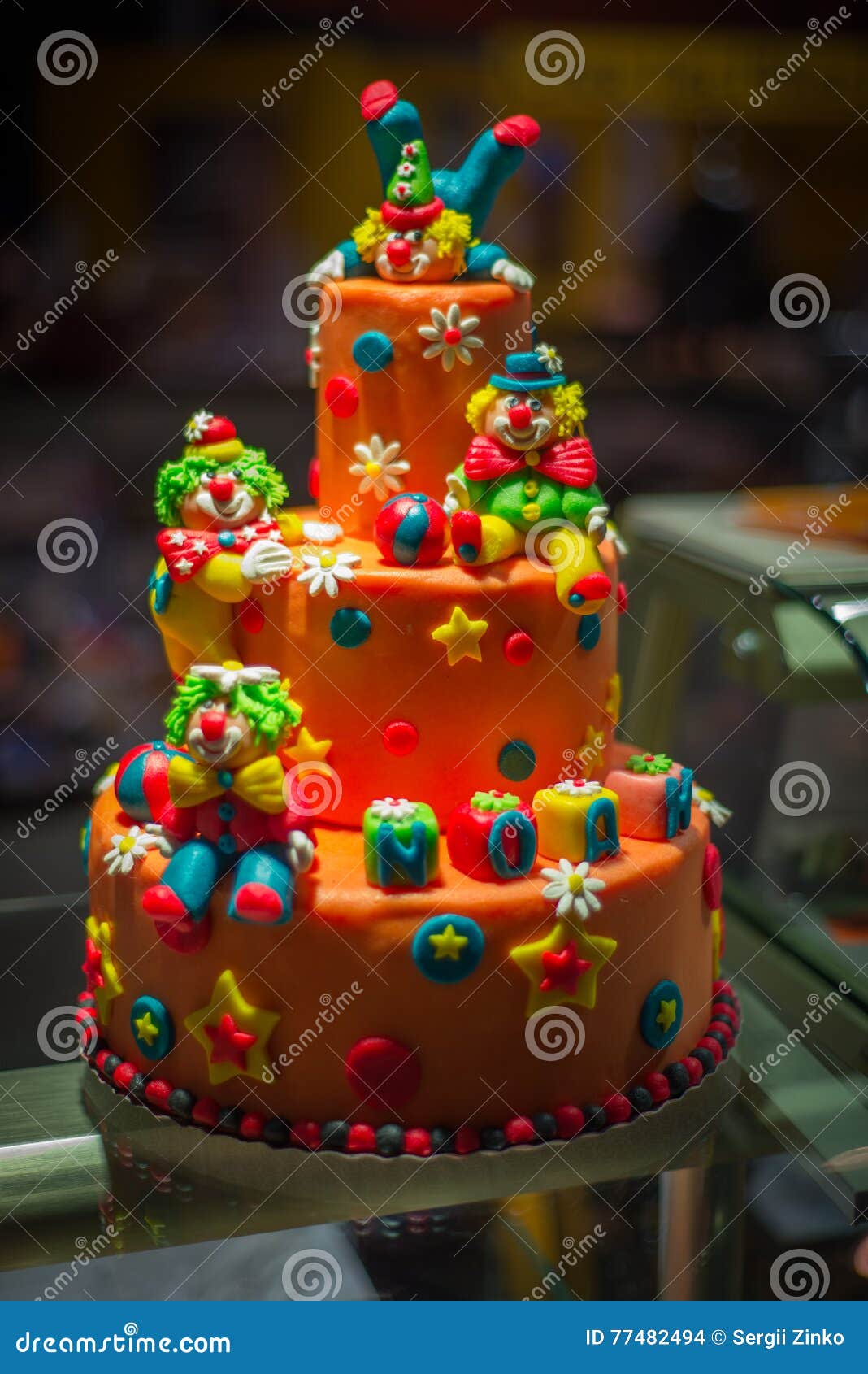 Gateau De Fete Avec Des Clowns Et Des Etoiles A Strasbourg France Photo Stock Image Du Dessert Pitre Gateau De Fete Avec Des Clowns Et Des Etoiles A Strasbourg France Photo Stock Image Du Dessert Pitre
