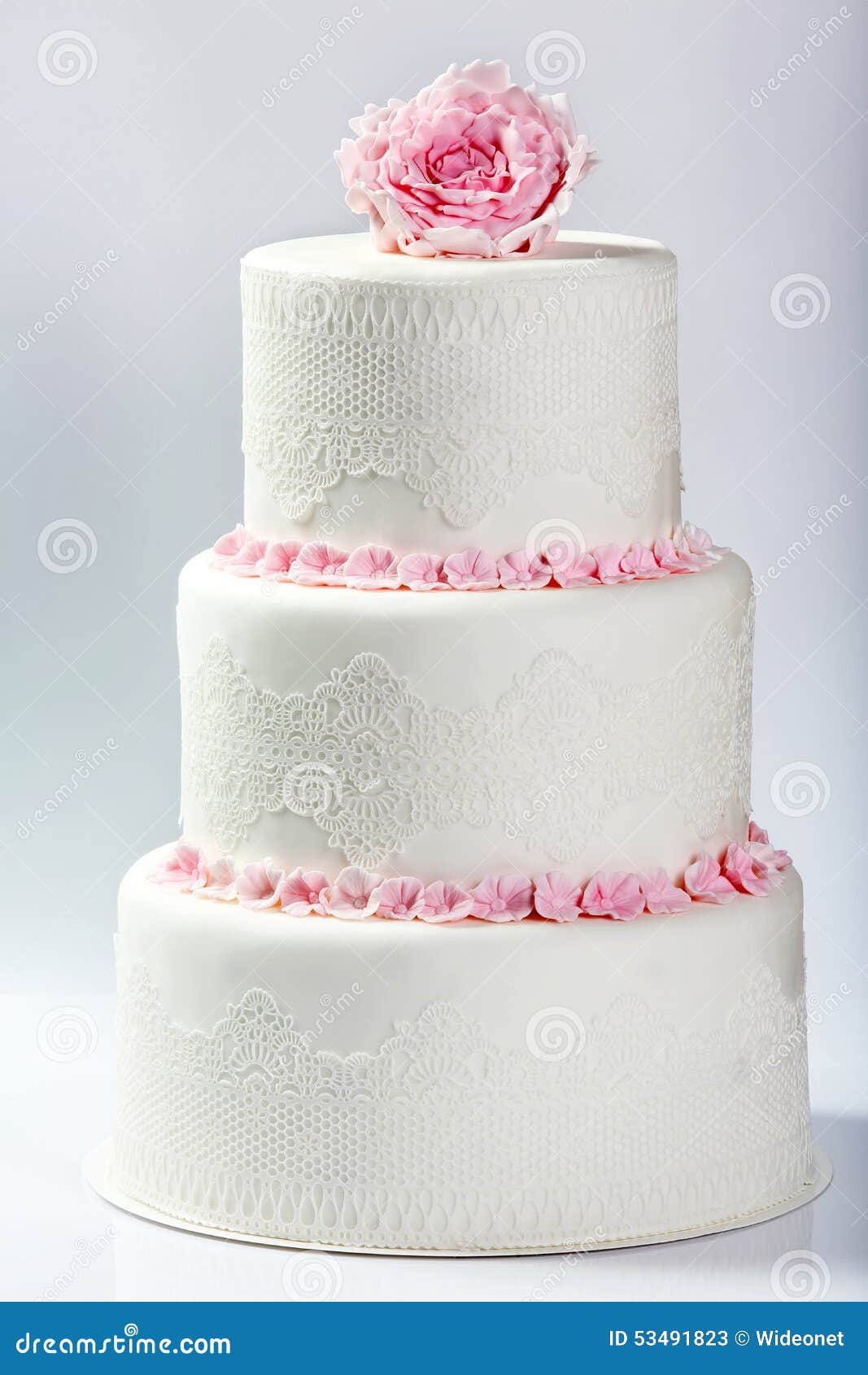 Gateau De Mariage Blanc Avec La Rose De Rose Image Stock Image Du Amour Fete Gateau De Mariage Blanc Avec La Rose De Rose Image Stock Image Du Amour Fete