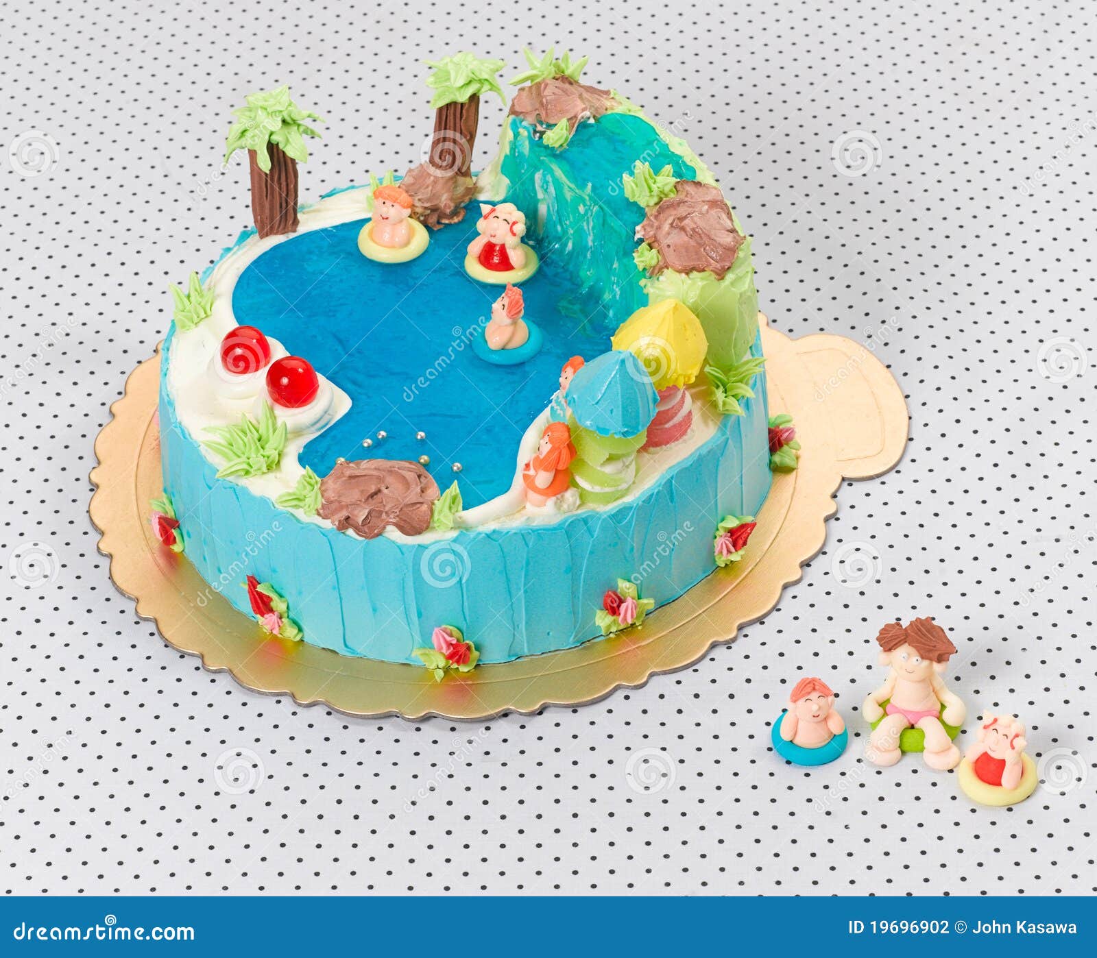 Gateau De Regroupement D Anniversaire D Enfants Photo Stock Image Du Heureux Fromage Gateau De Regroupement D Anniversaire D Enfants Photo Stock Image Du Heureux Fromage