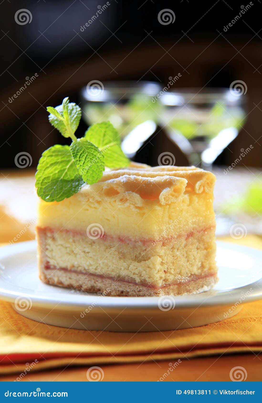 Gateau Imbibe Par Boisson Alcoolisee Image Stock Image Du Plaque Monnayage