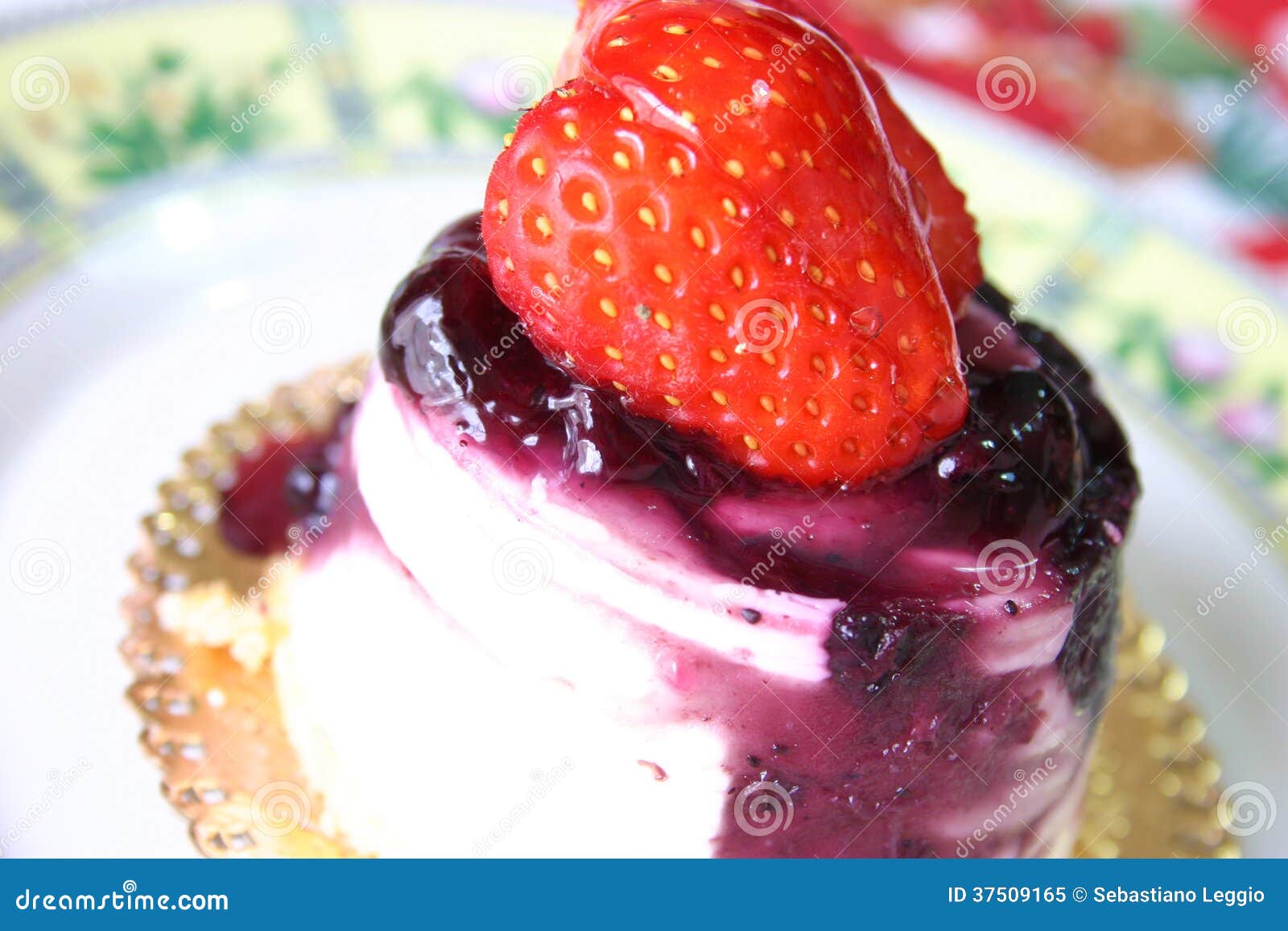 Gateau Italien De Cotta De Panna Avec La Fraise Et La Myrtille Image Stock Image Du Sucre Cuisine Gateau Italien De Cotta De Panna Avec La Fraise Et La Myrtille Image Stock Image Du Sucre Cuisine