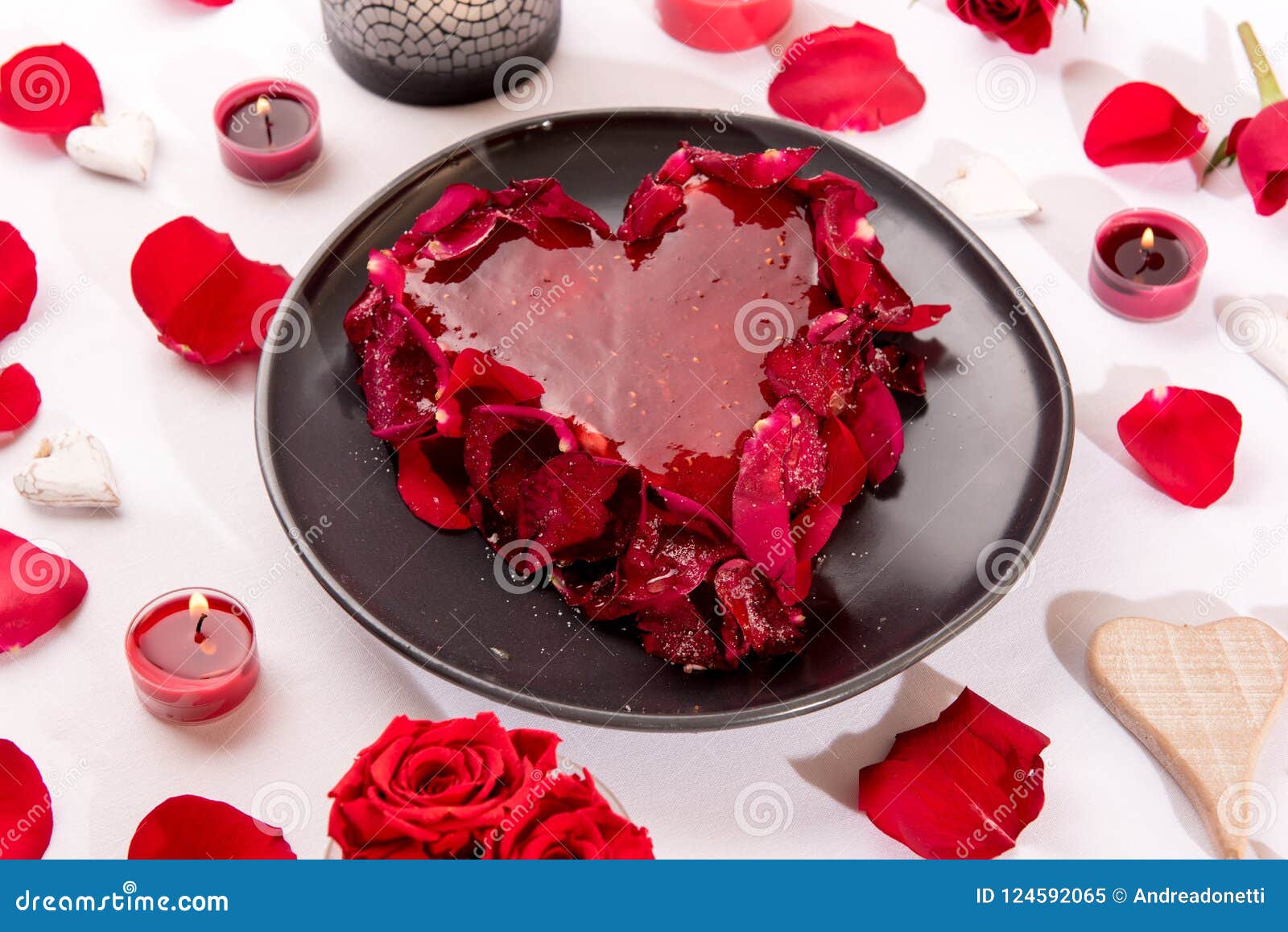 Gateau Rouge En Forme De Coeur Romantique Image Stock Image Du Dessert Valentin Gateau Rouge En Forme De Coeur Romantique Image Stock Image Du Dessert Valentin
