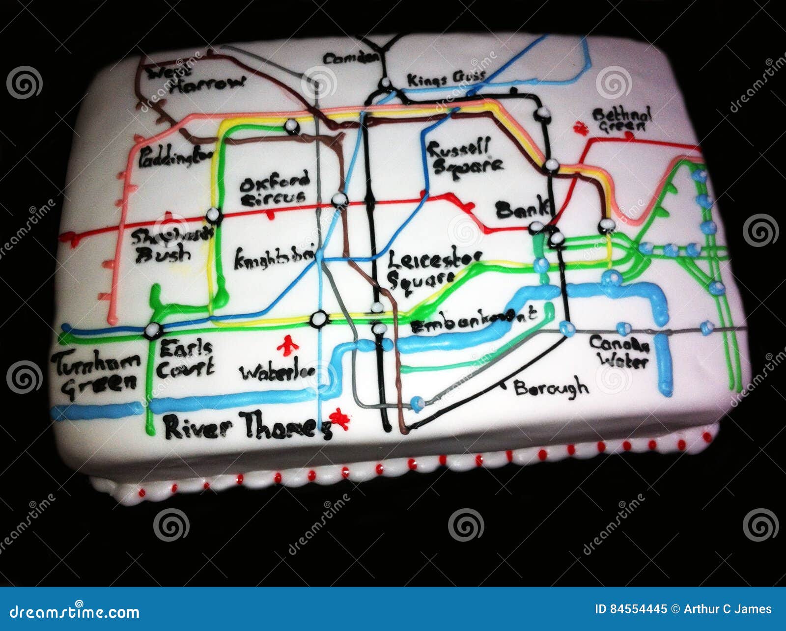 Gateau Souterrain De Londres Image Editorial Image Du Tube Colore