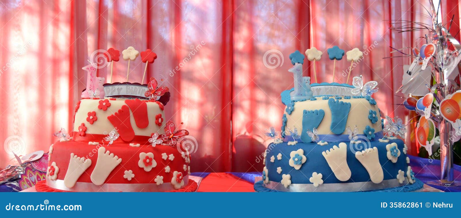 Gateaux D Anniversaire Des Jumeaux Du Frere Et De La Soeur Image Stock Image Du Anniversaire Soeur Gateaux D Anniversaire Des Jumeaux Du Frere Et De La Soeur Image Stock Image Du Anniversaire Soeur