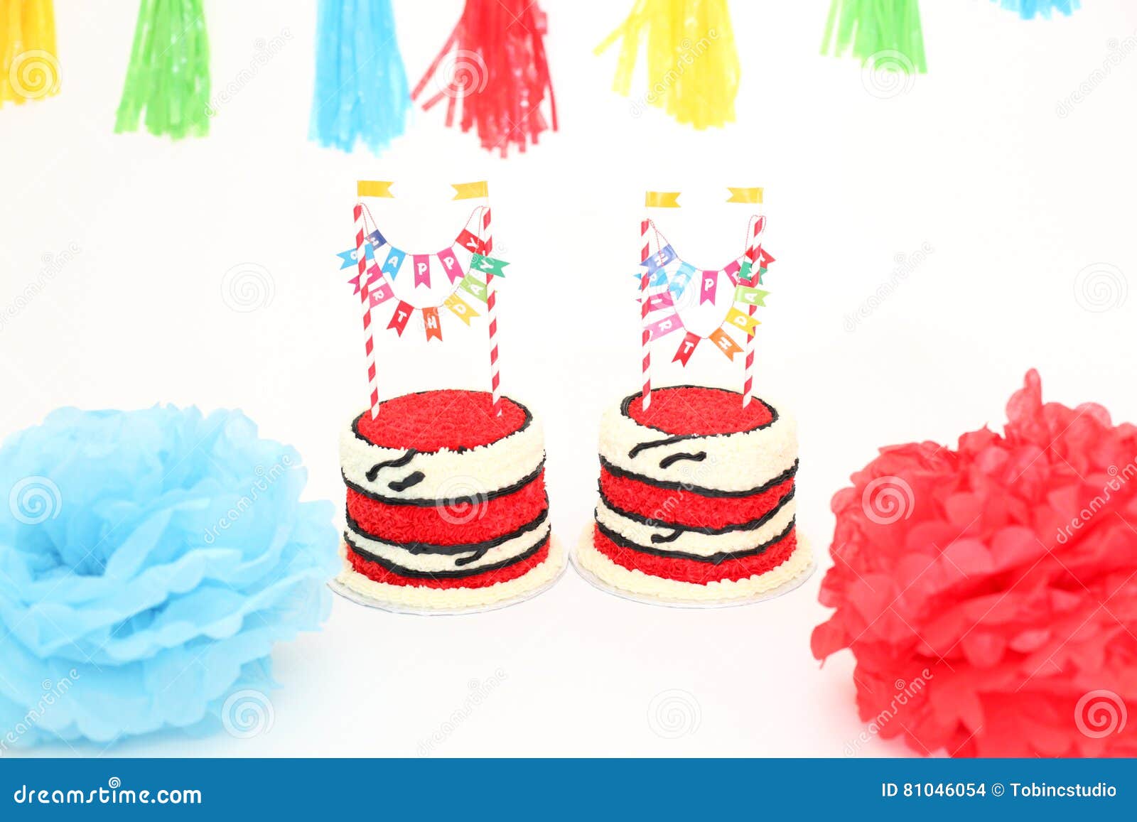 Gateaux D Anniversaire Jumeaux Avec Des Bannieres Photo Stock Image Du Avec Bannieres Gateaux D Anniversaire Jumeaux Avec Des Bannieres Photo Stock Image Du Avec Bannieres
