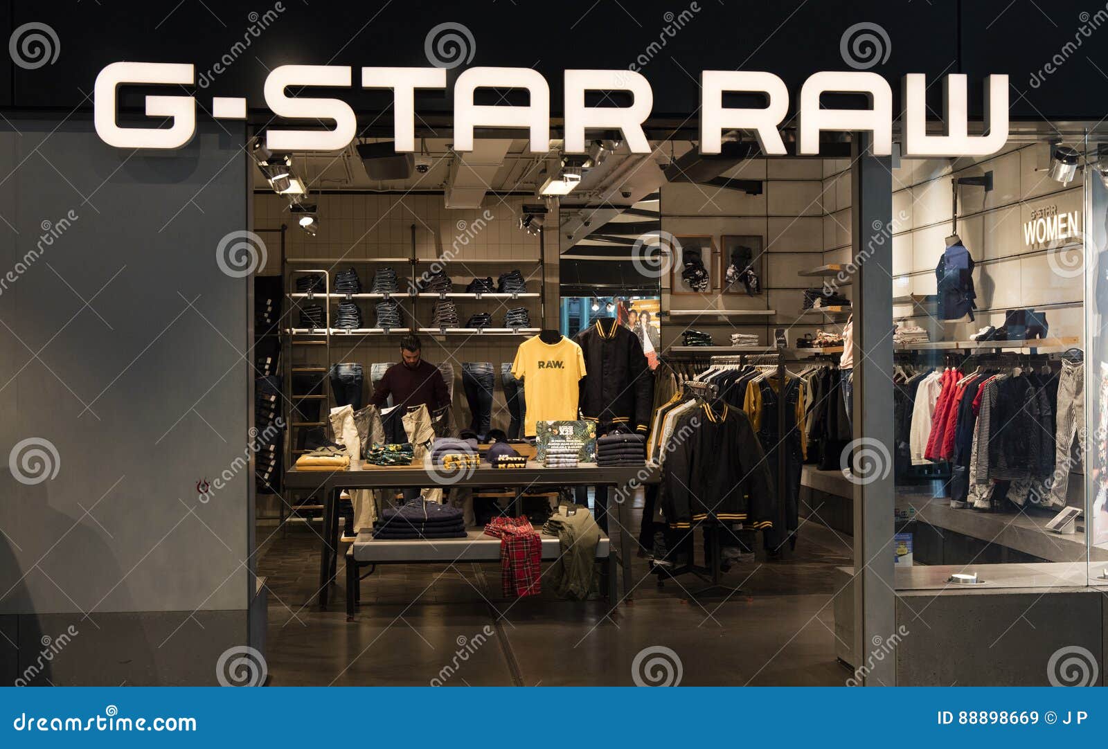 G Star Raw Shop In Amsterdam Schiphol 