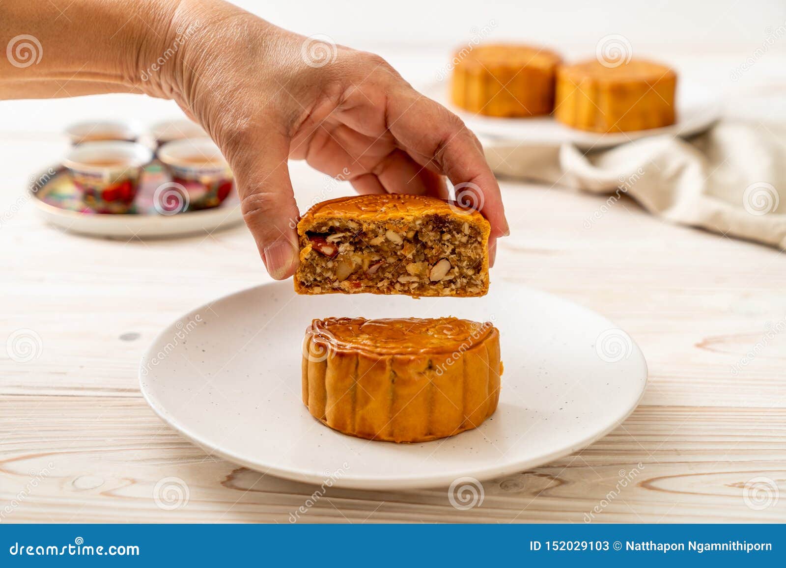 G Teau Chinois De Lune Pour Le Festival Chinois De Mi Automne Image Stock Image Du Doux Dessert G Teau Chinois De Lune Pour Le Festival Chinois De Mi Automne Image Stock Image Du Doux Dessert