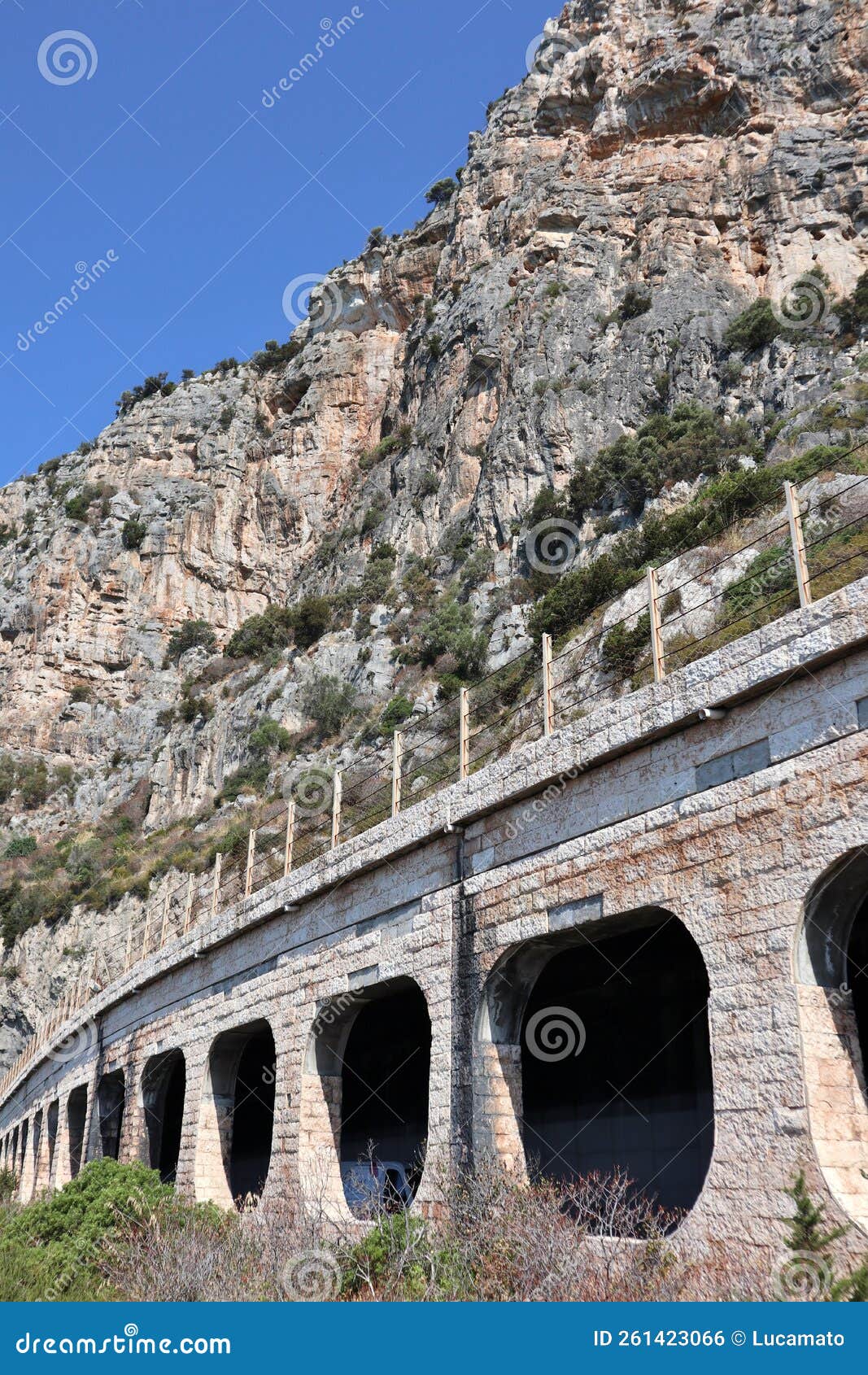 gaeta - galleria della via flacca sulla costa di itri
