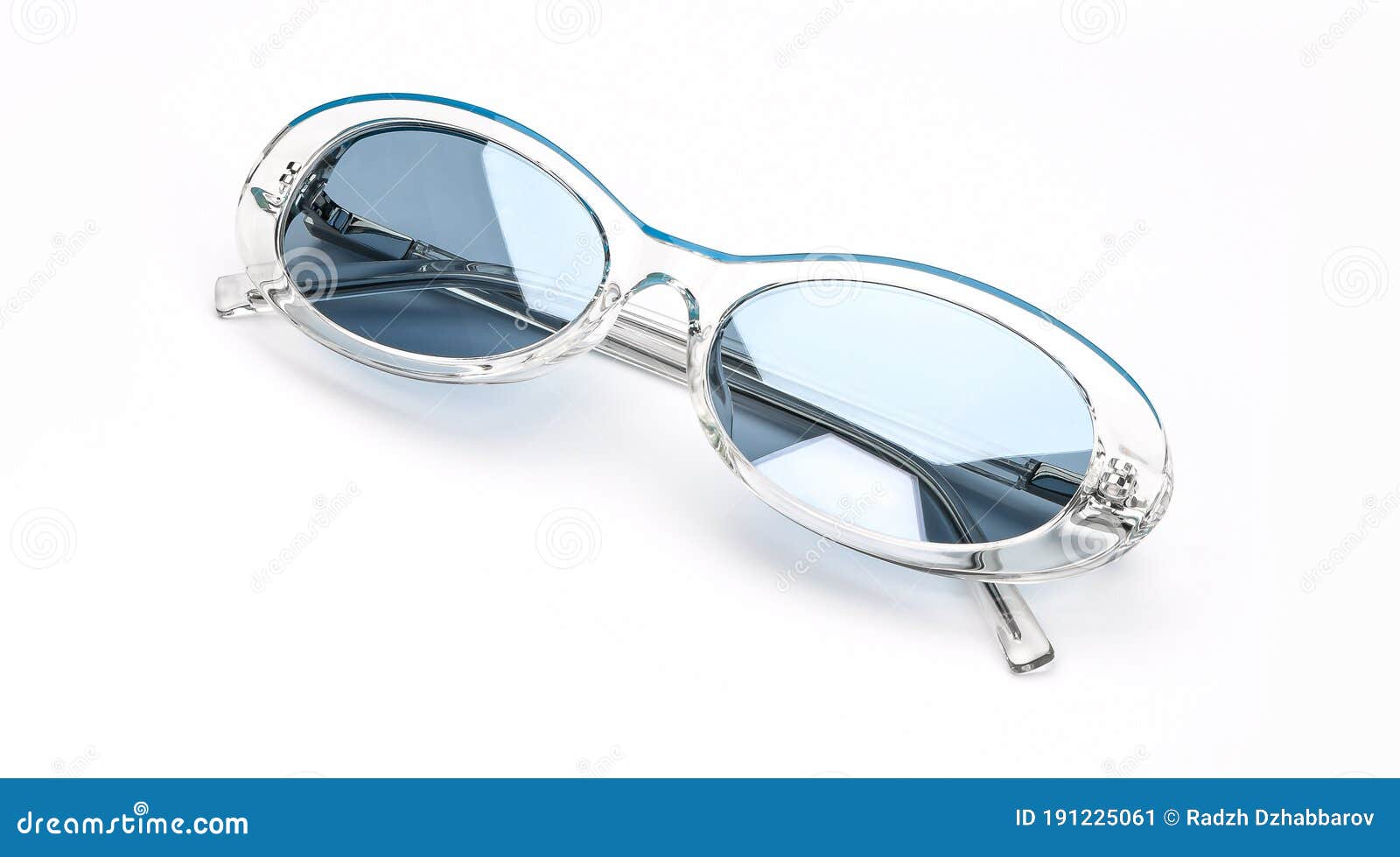 Gafas De Sol Retro Aisladas En Fondo Blanco. Gafas De Sol Vintage Mujer Accesorios Verano Color Blanco Y Azul. Superior Imagen de archivo - Imagen de elegancia: 191225061