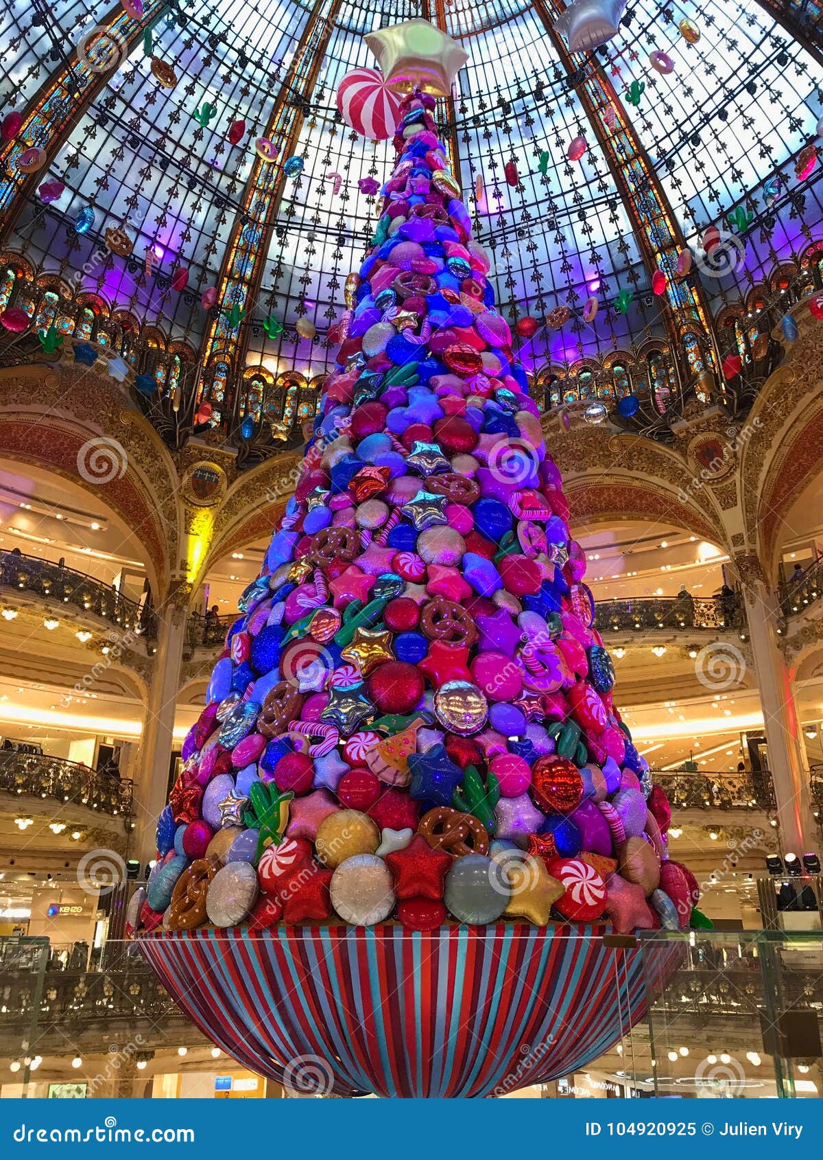 Galeries Lafayette Paris Christmas Tree Decoration Editorial Image ...
