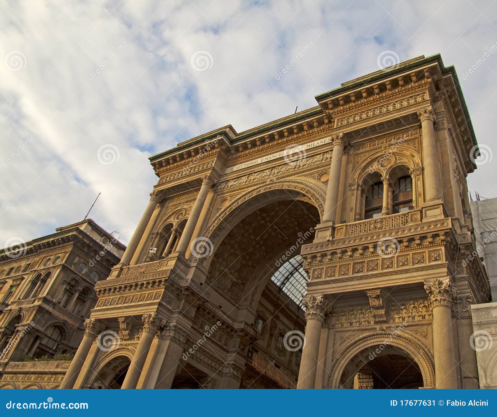 Egenskap för italy milano för galleri för duomoemanuele galleria vittorio för sikt piazza