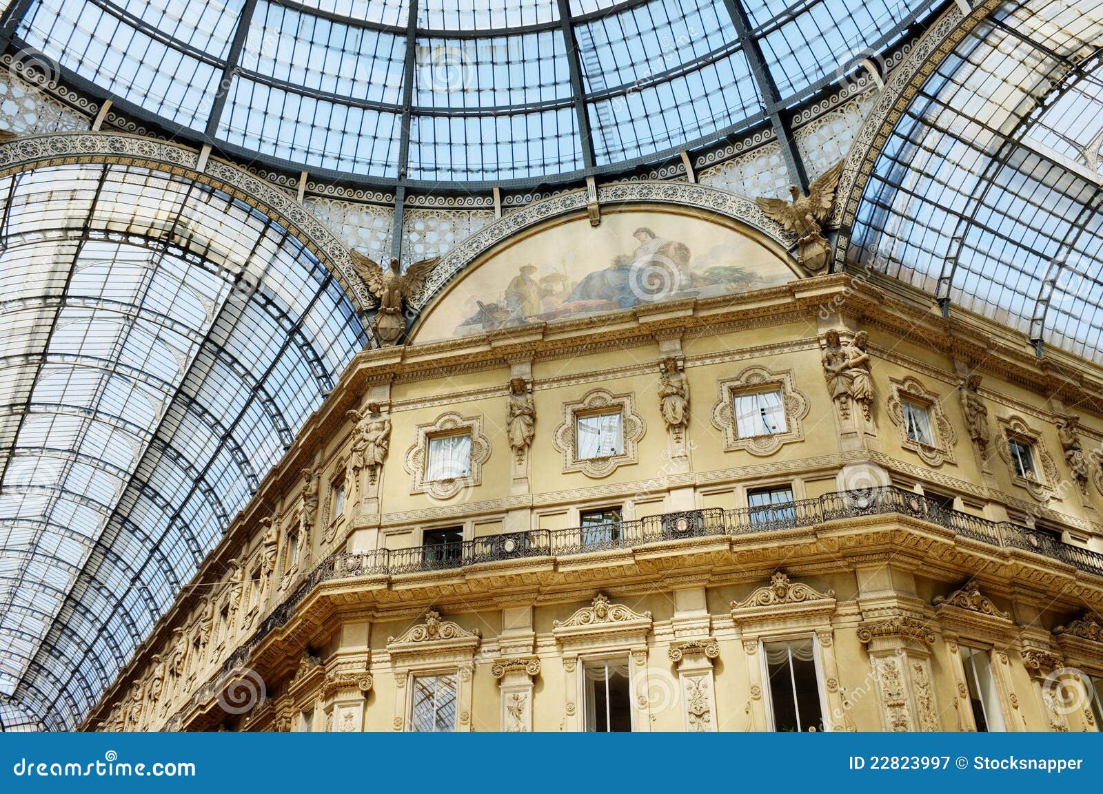 Milan , Galleria Vittorio Emanuele II · Free Stock Photo