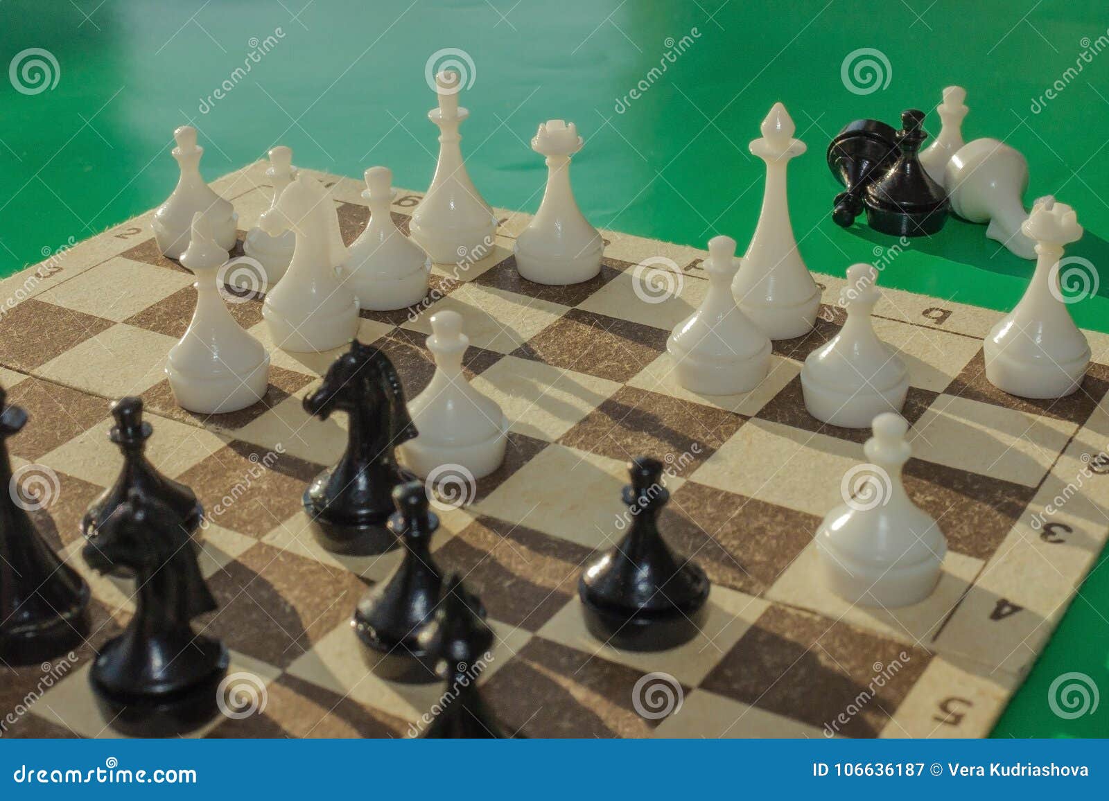 Analysis Chess Set & Board Combination