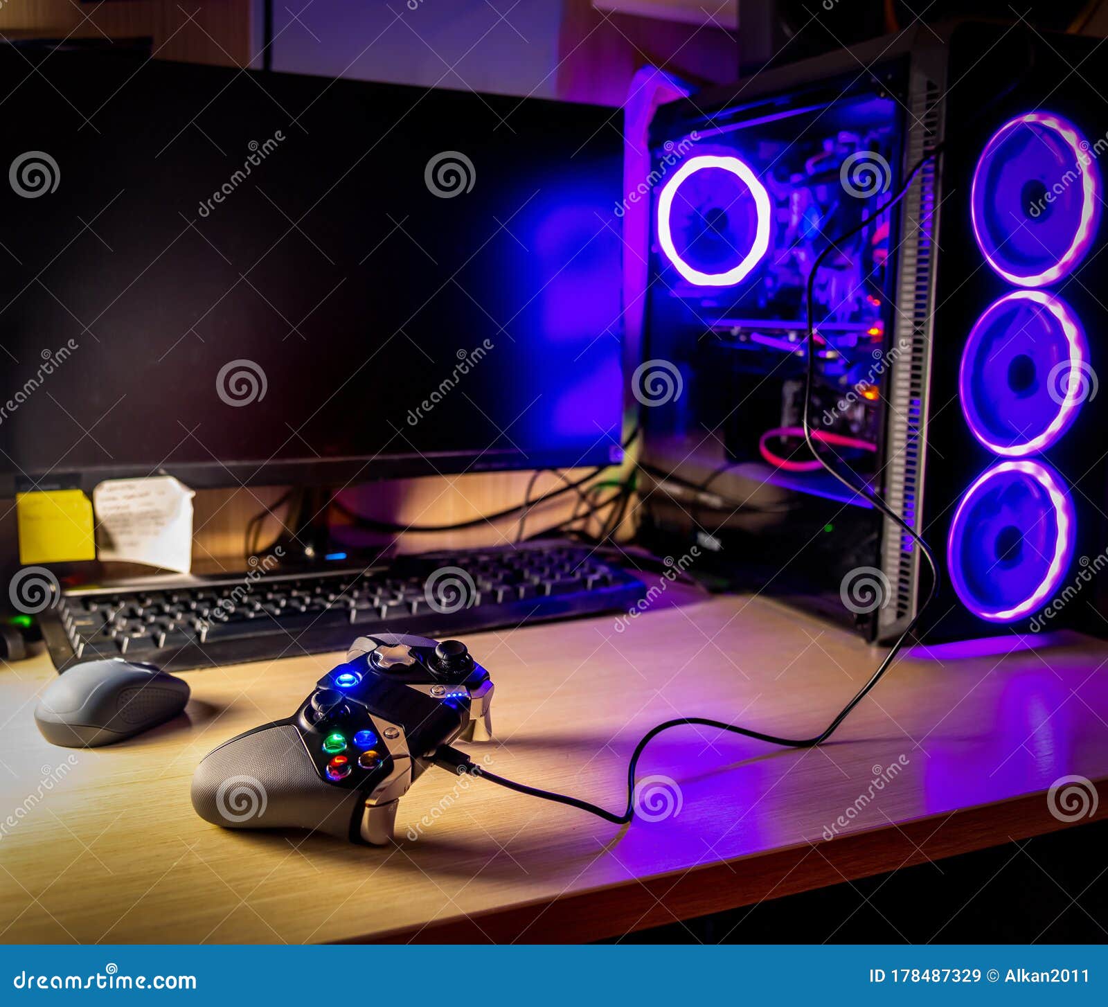 Gaming Pc Case Images – Browse 4,702 Stock Photos, Vectors, and Video