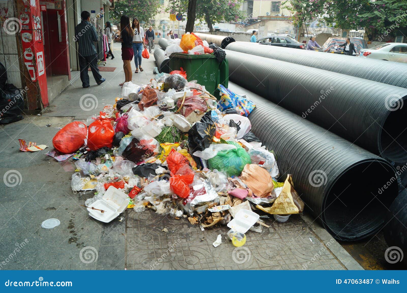 Garbage everywhere editorial photography. Image of garbage 47063487