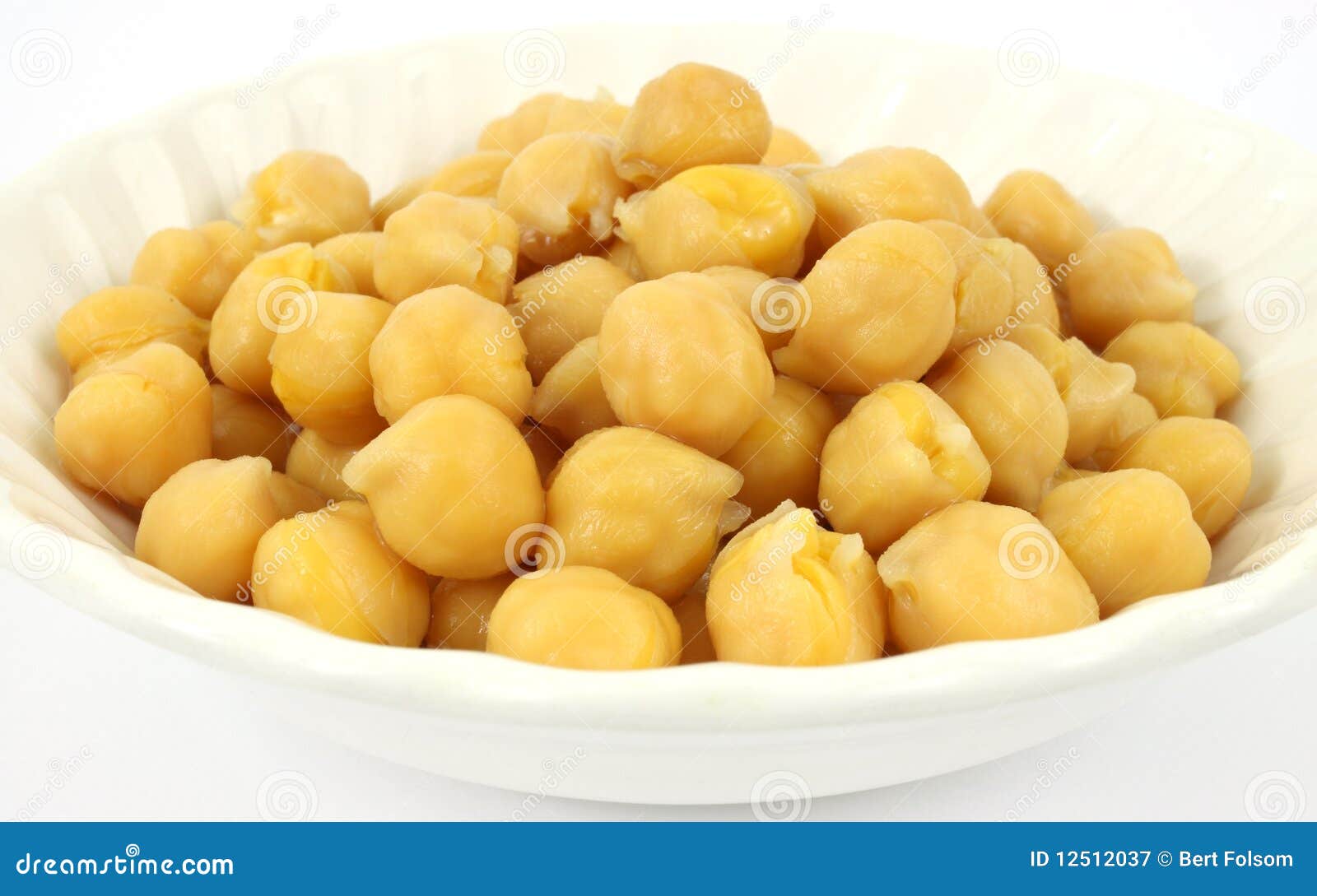 garbanzo beans in bowl