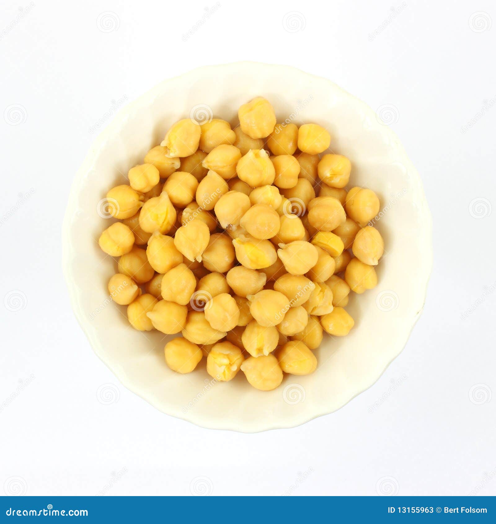 garbanzo beans in white bowl