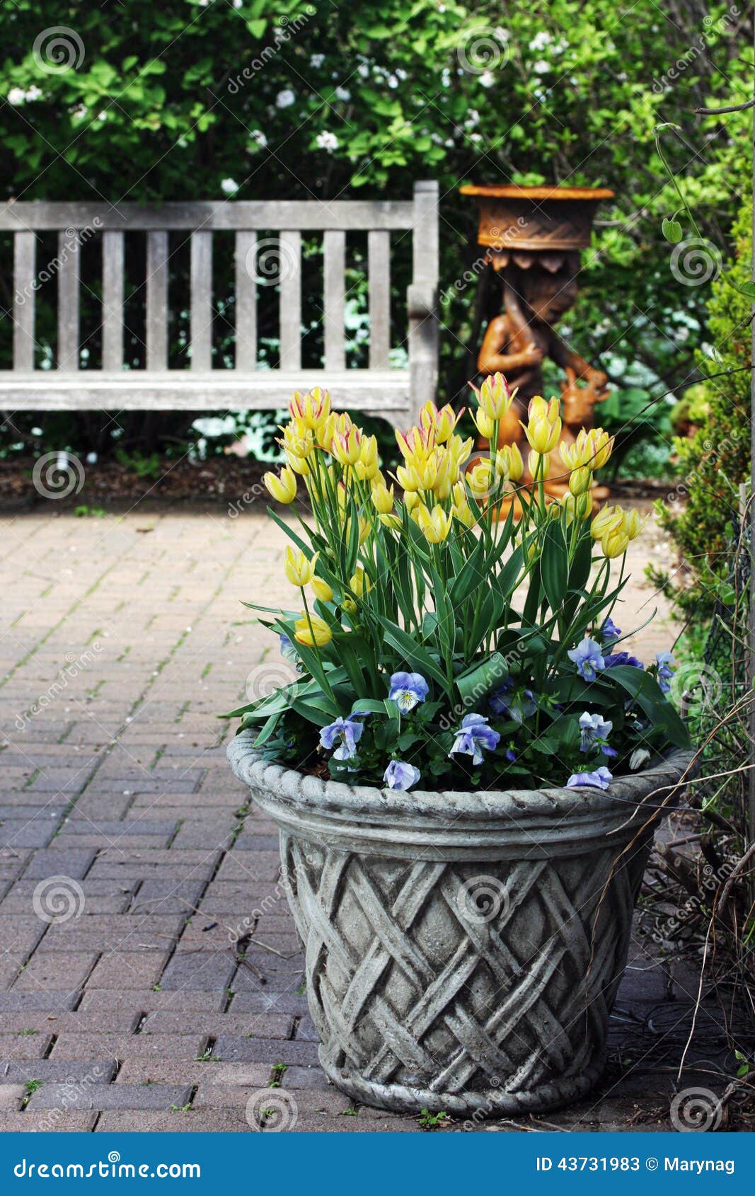 Garden decor stock image. Image of nature, garden, park 43731983