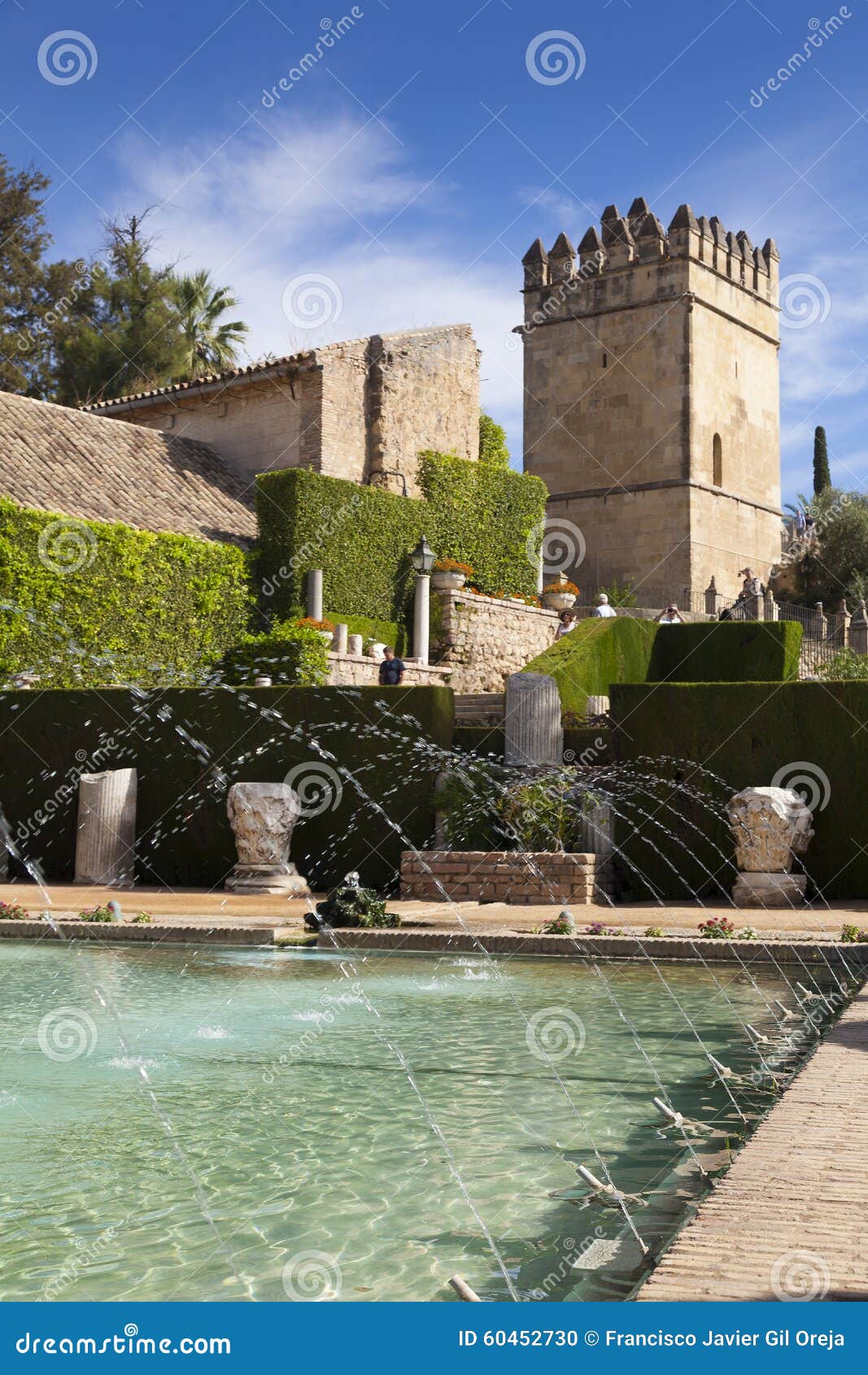 gardens and fountains of the alcazar de los reyes catÃÂ³licos