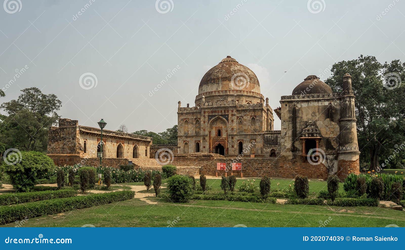 gardens lodi city park in delhi with the tombs of the pashtun dynasties sayyid and lodi, india