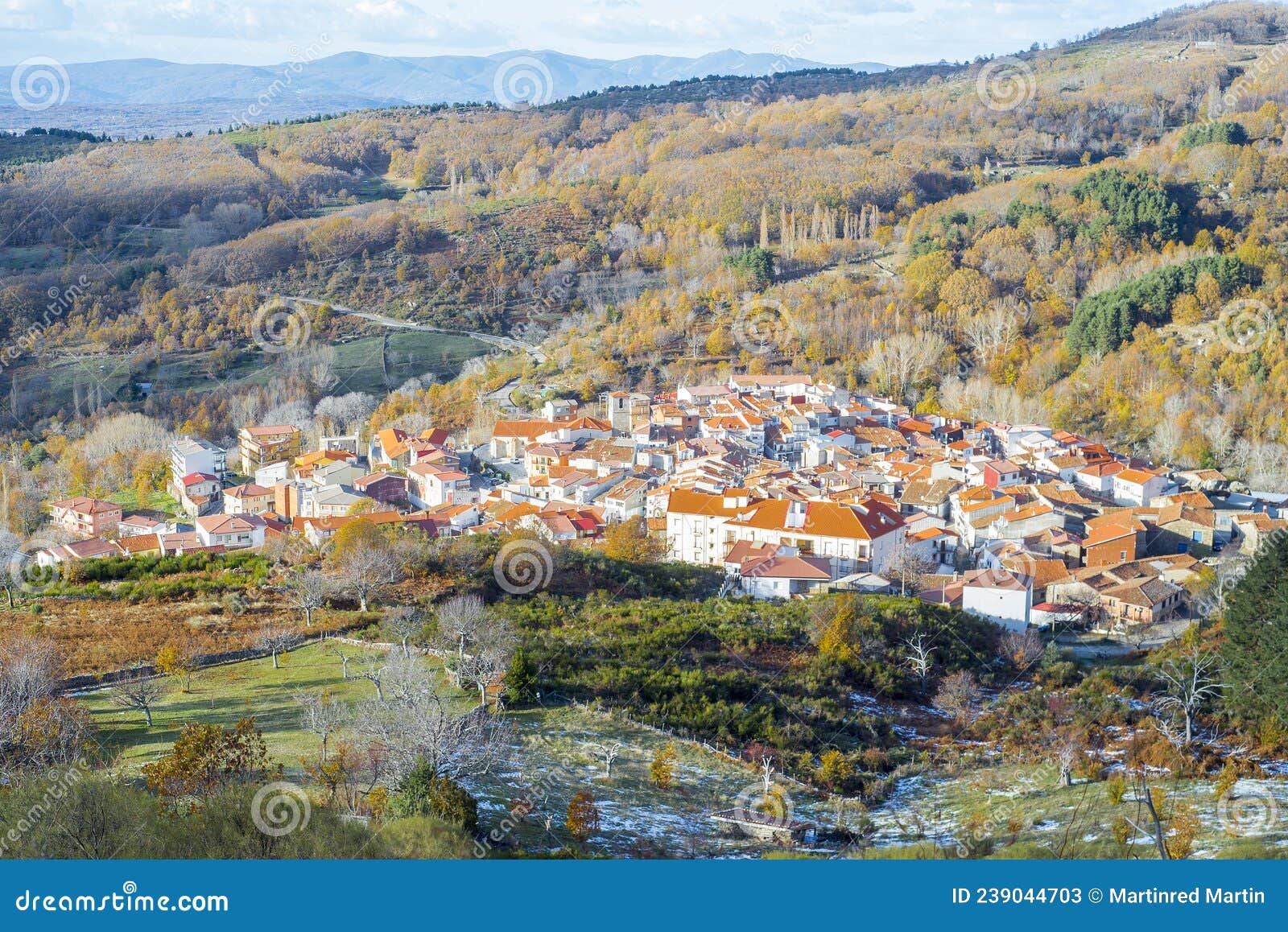 garganta village of the ambroz valley in autumn, extremadura