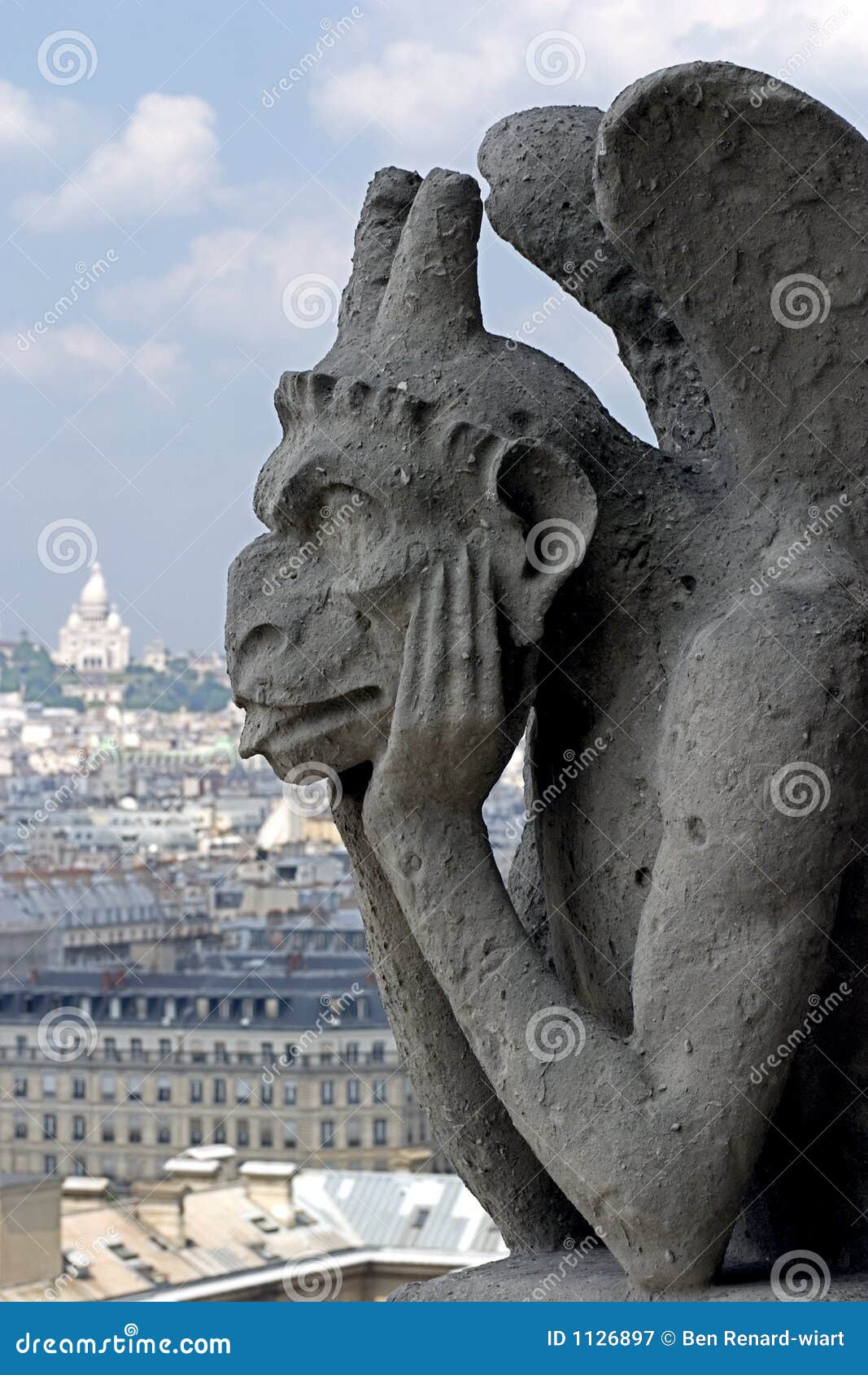 Gargouille Notre Dame De Paris Disney Gargouille Sur Le Toit De Notre Dame, Cathédrale De Paris Image stock - Image du monstre, construction: 1126897