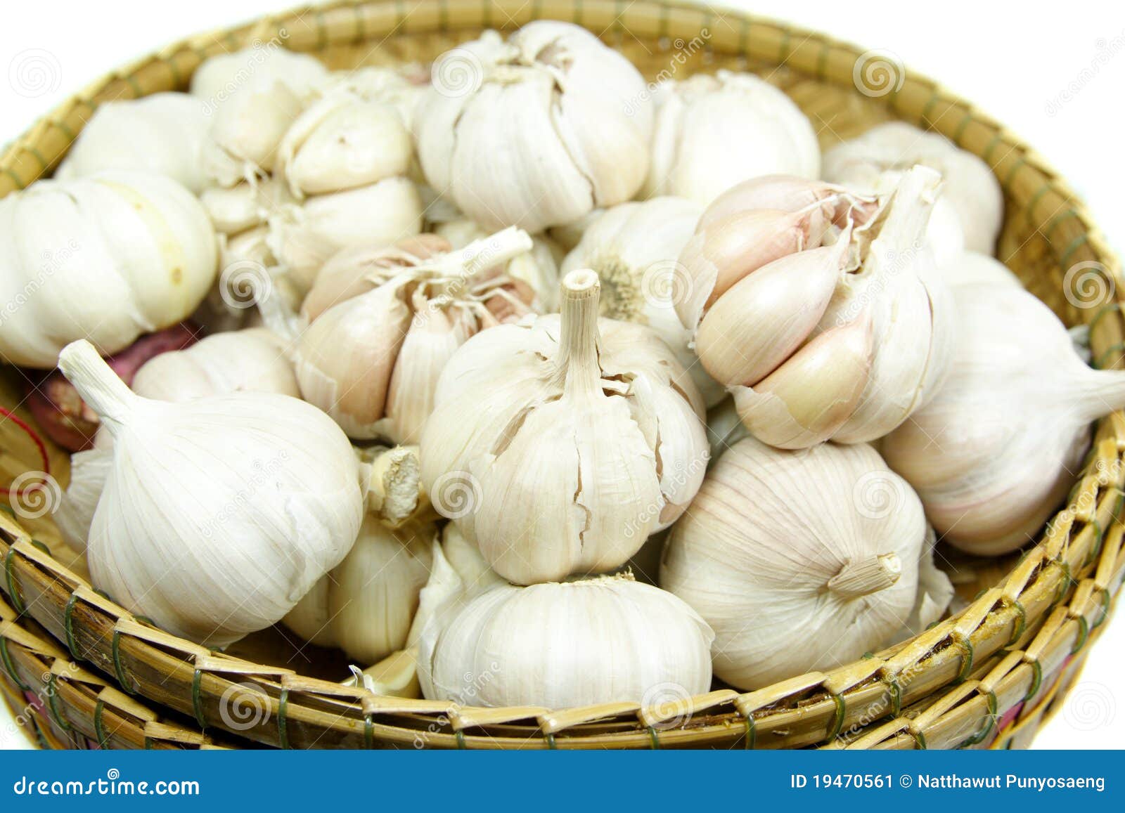 Garlic Bulbs in a Wicker Basket Stock Image Image of herb, health 19470561