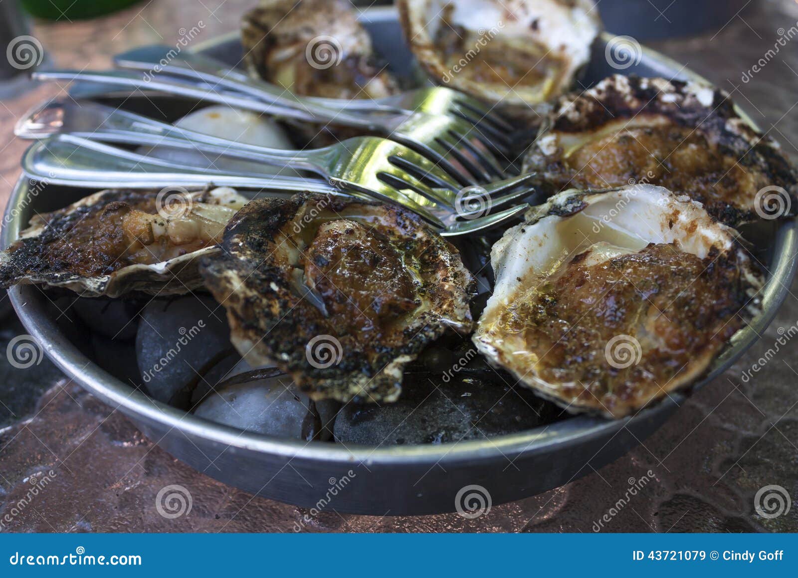 Garlic and butter oysters stock image. Image of cooked 43721079