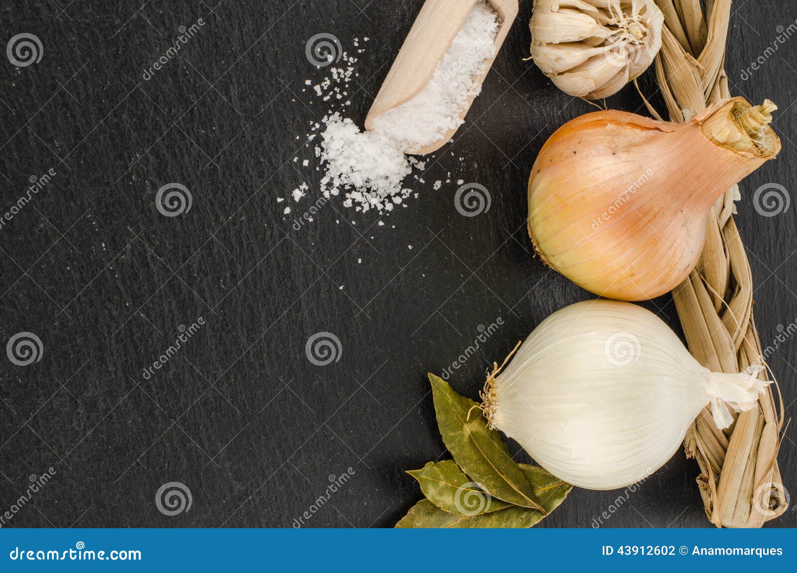 garlic onion head onions salt chalkboard 43912602