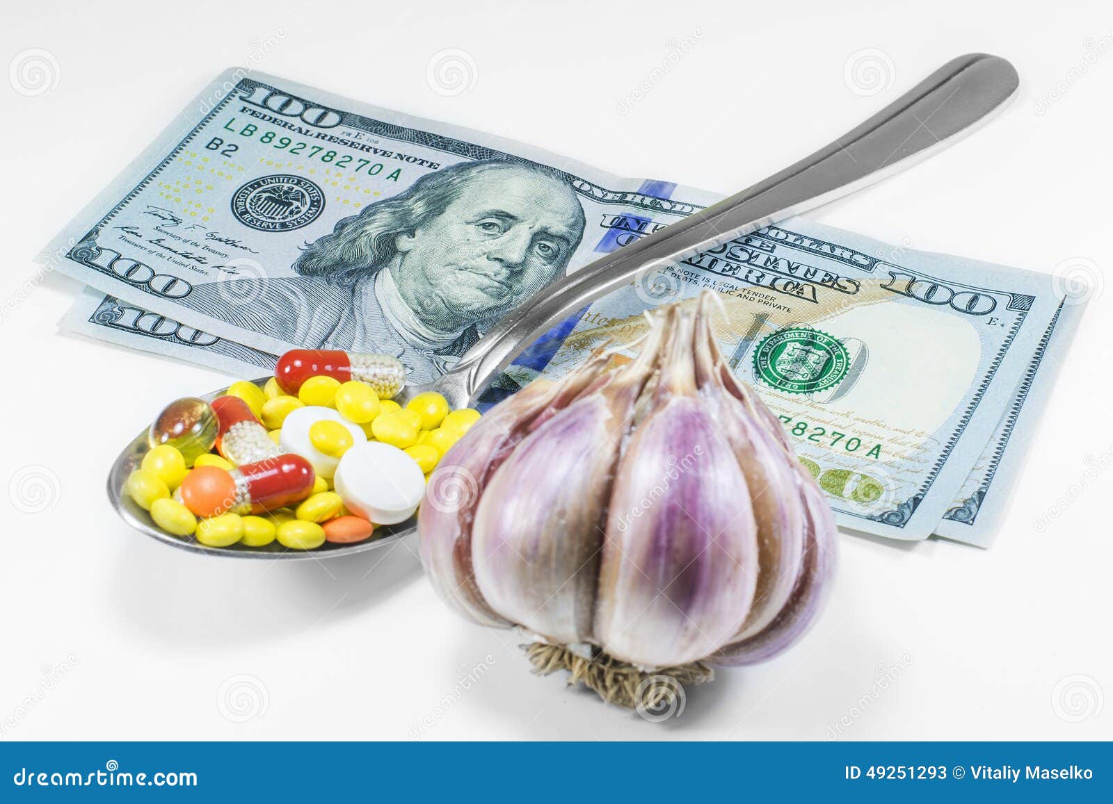 Garlic pills on a spoon stock image. Image of cooking 49251293