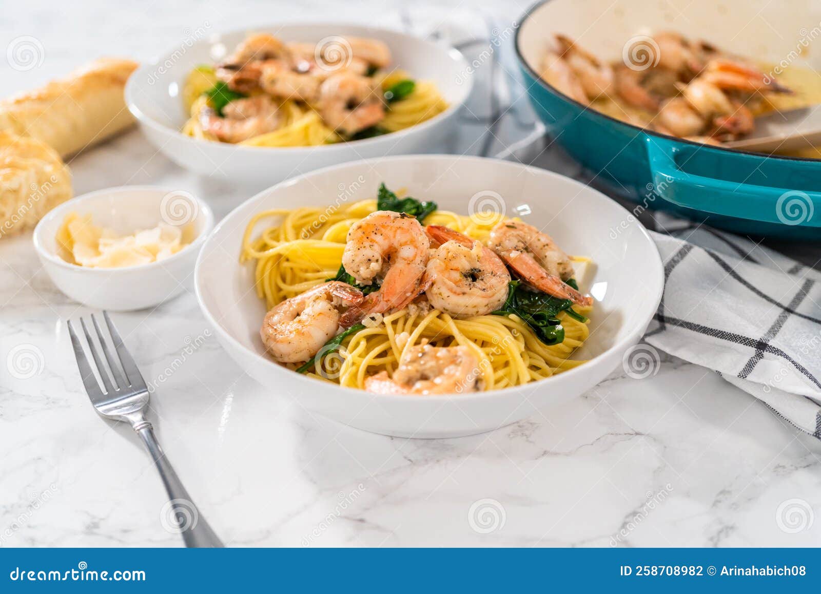Garlic Shrimp Pasta with Spinach Stock Photo Image of noodle, cooking