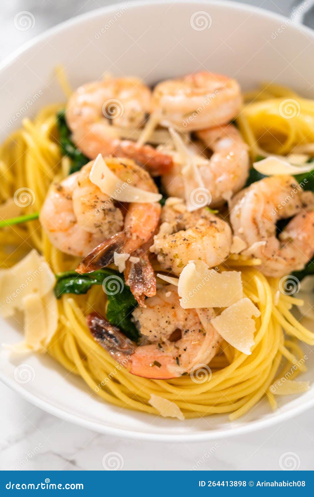 Garlic Shrimp Pasta with Spinach Stock Photo Image of prawn, making