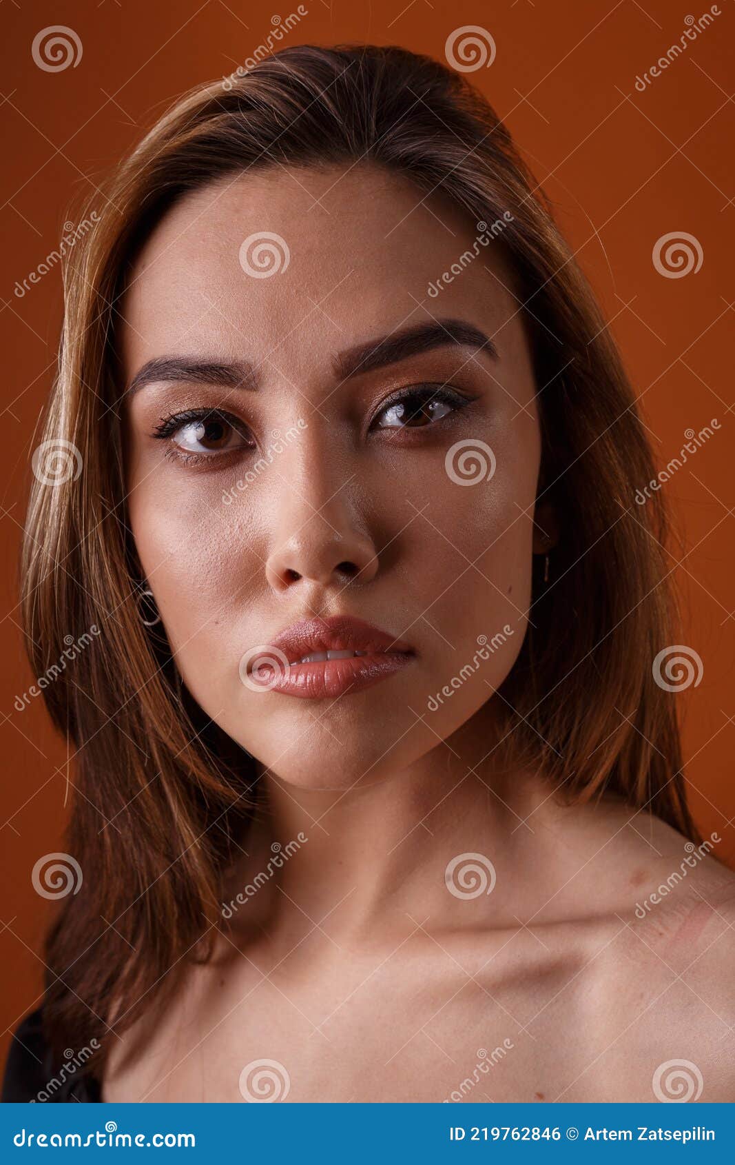 Close Up Foto De Uma Mulher Asiática Bonita Com Maquiagem Bonita