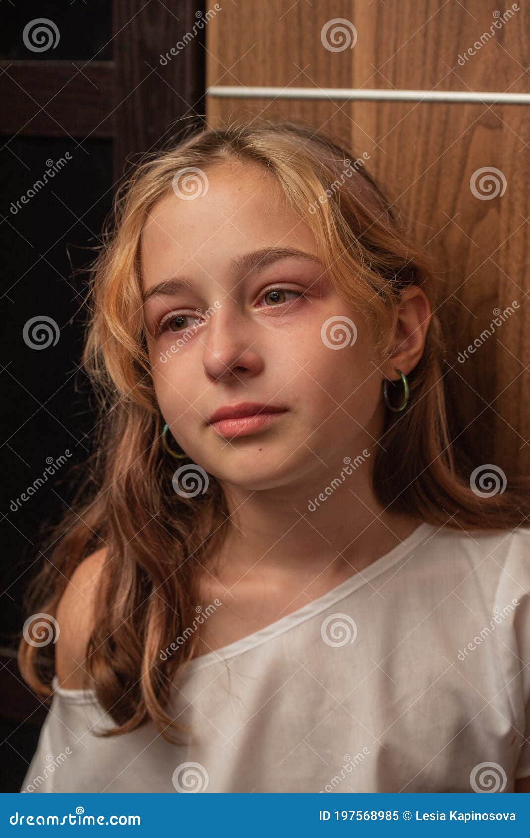 Foto De Stock Retrato De Crianças Da Menina Bonita. 10 Anos