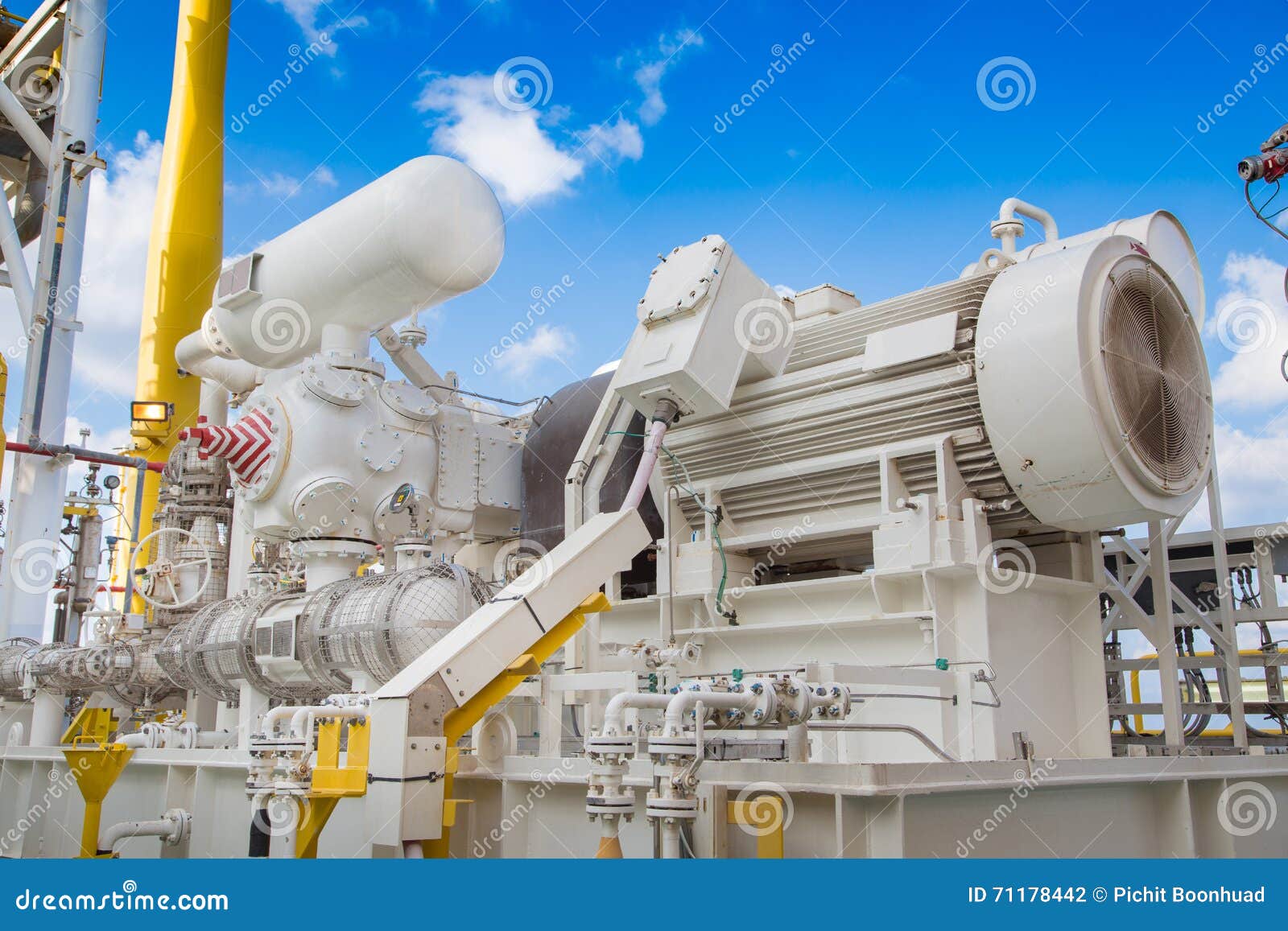 gas booster compressor in vapor recovery unit of oil and gas platform