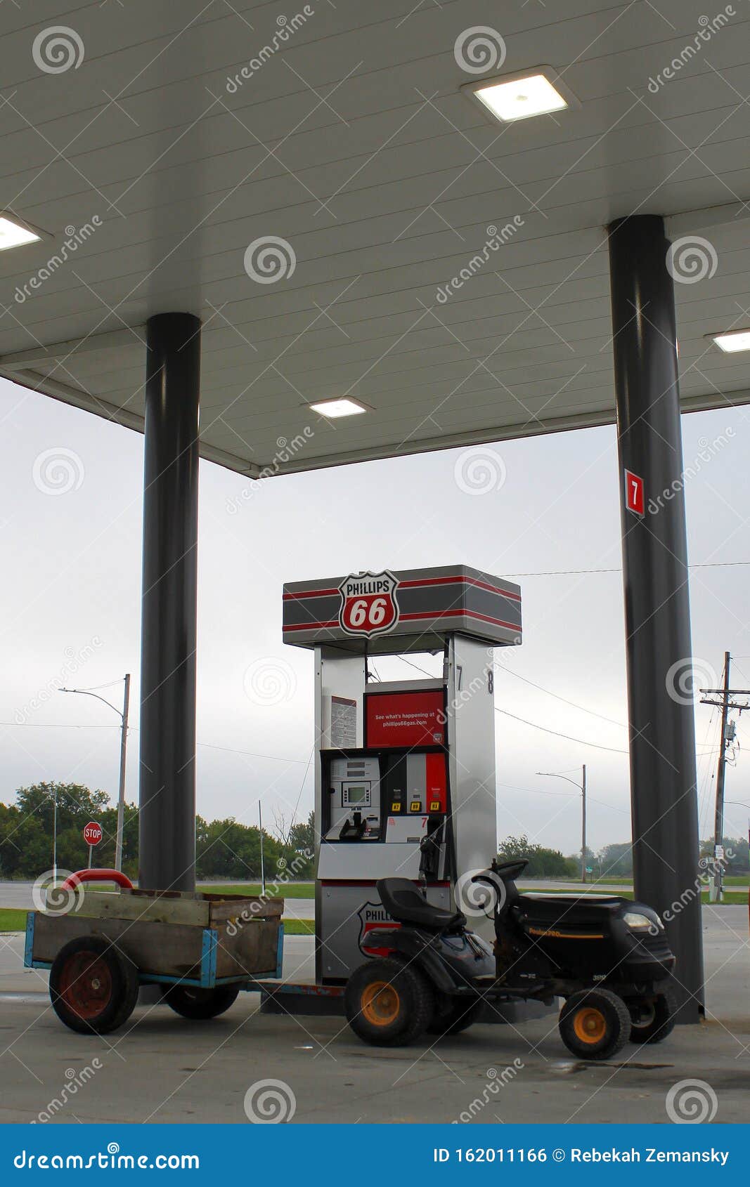 Gas station 1960 c editorial photo. Image of economics 162011166